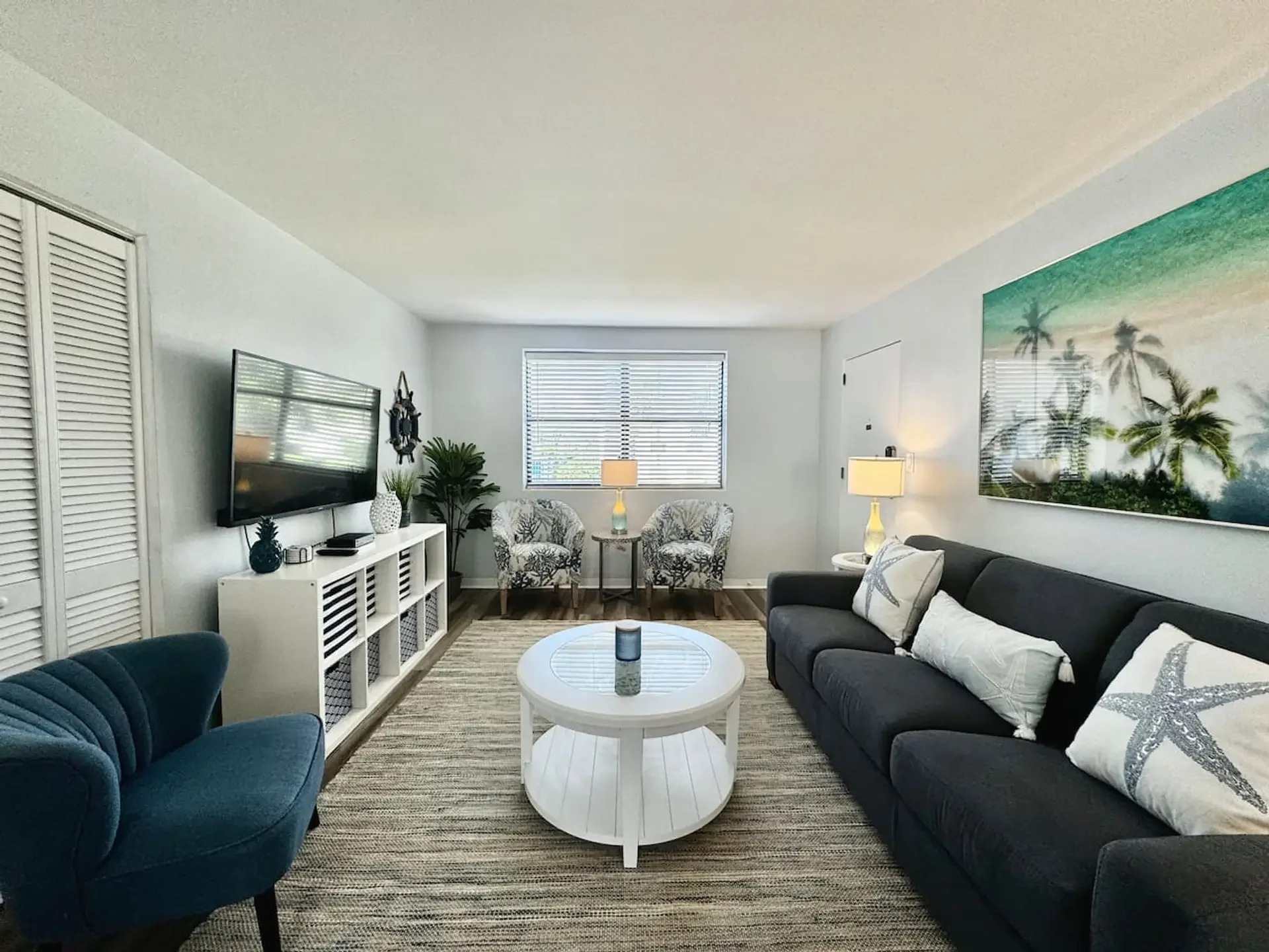 Stylish 2BR | Steps to Upham Beach &amp; Htd Pool