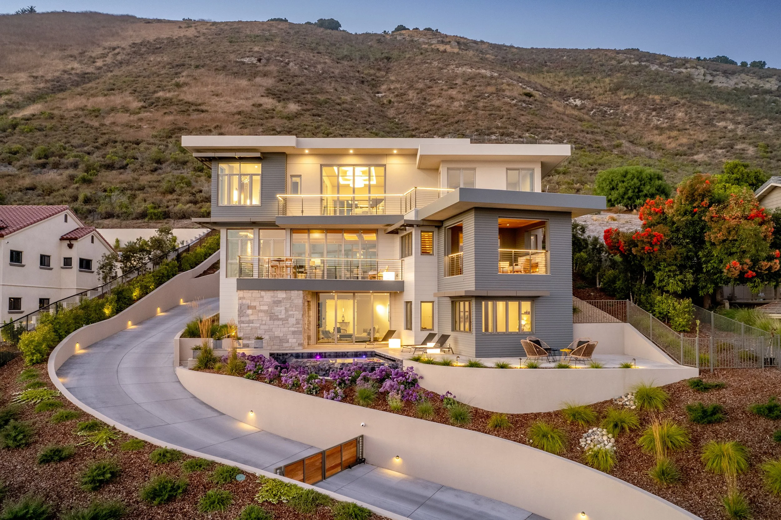 Bluffs Estate by studio 2G Architects