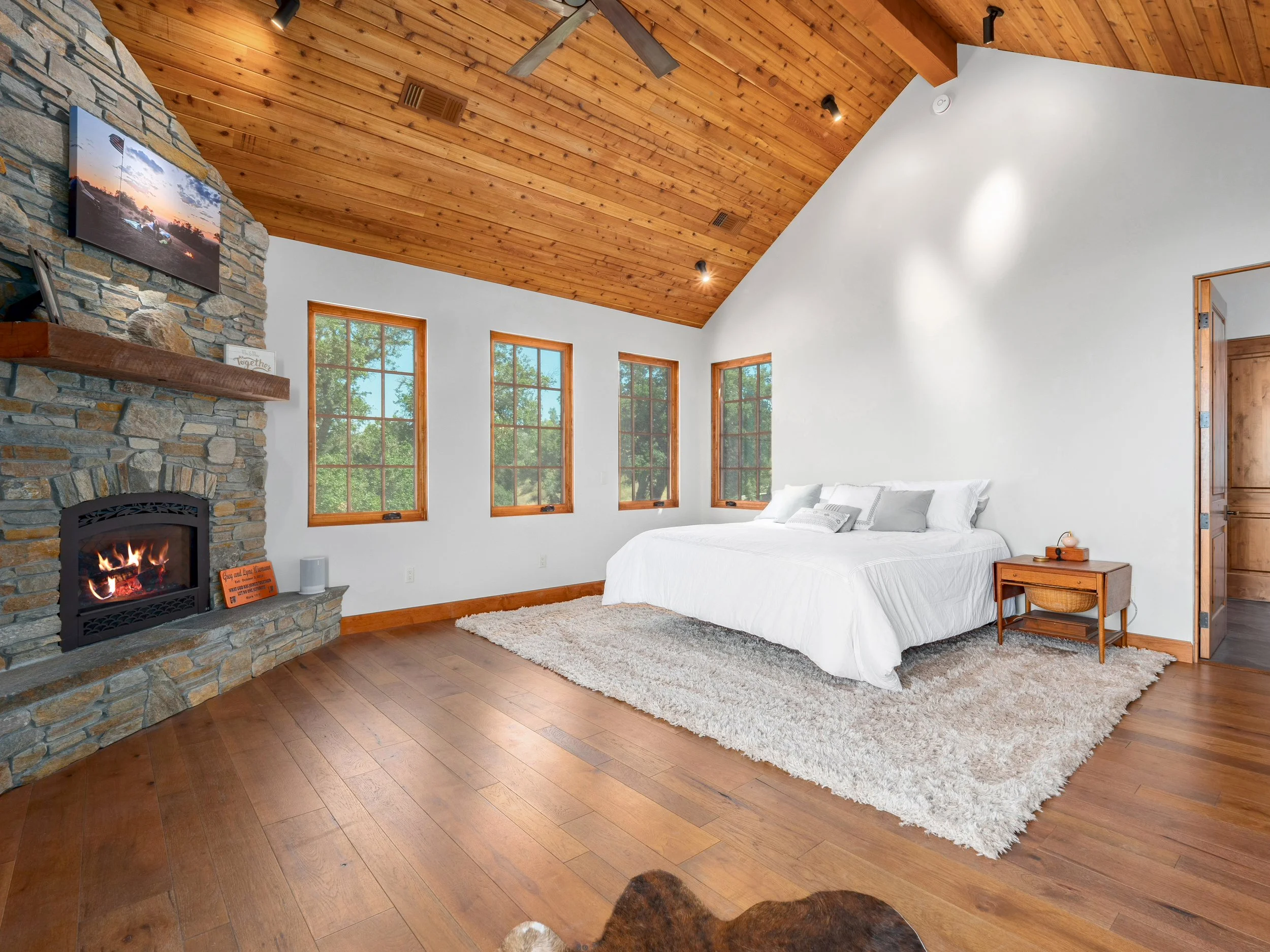 3445StageSpringsRoadInterior-25.jpg