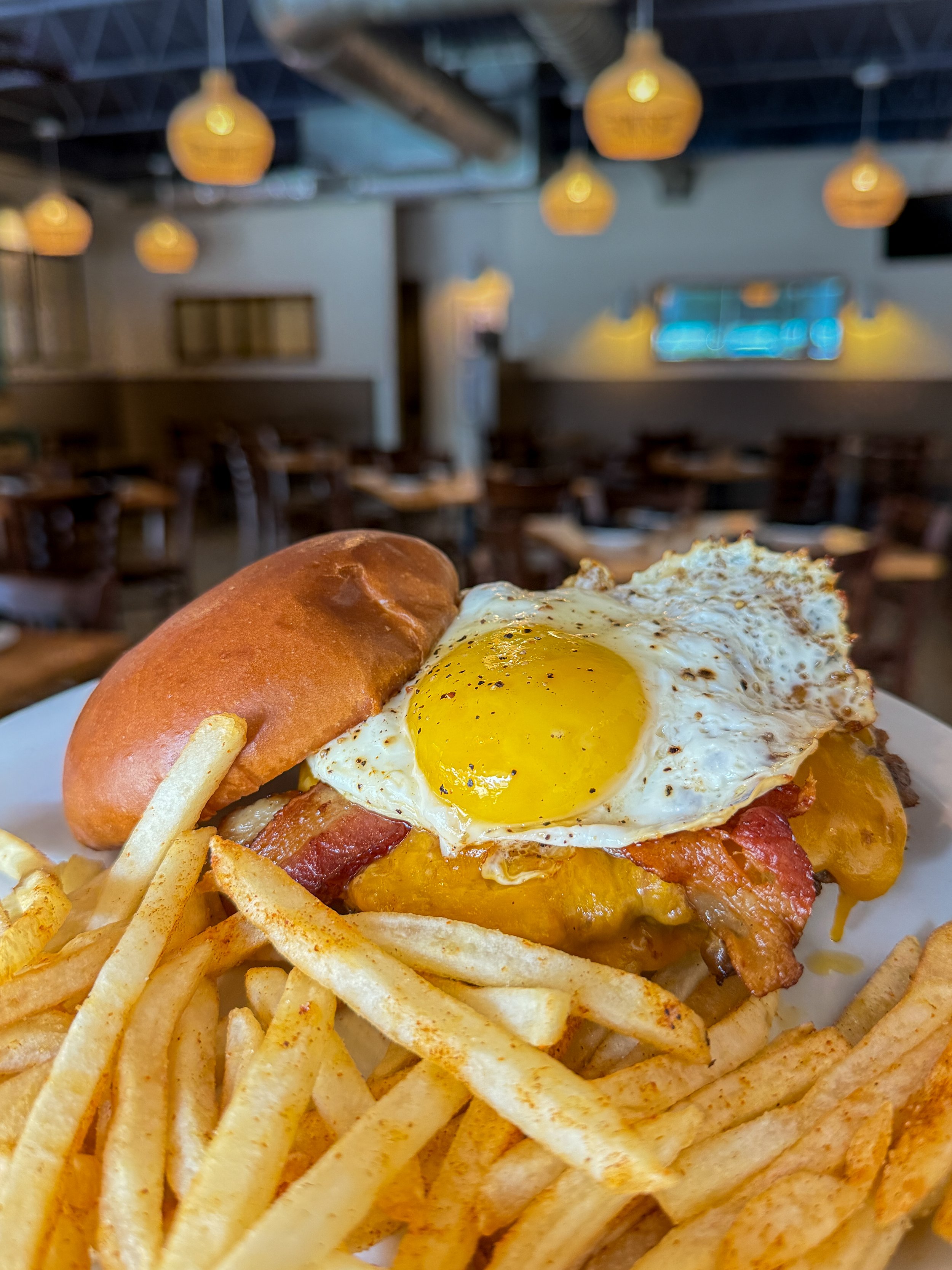 fried-egg-brunch-burger-jeds-local-baton-rouge.jpg