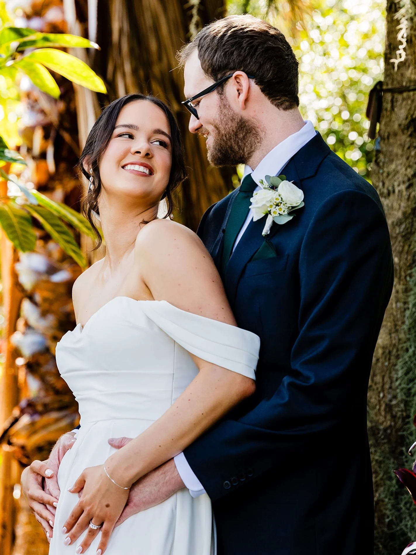 Can&rsquo;t believe it&rsquo;s already been a whole year since these two tied the knot! Happy anniversary Alex and Tony - what a beautiful day it was 💫

Vendors:
@natashaharrisonmakeup
@fvidalphotography
@heavengardensweddings
@mbcelebrancy
@a_beaut