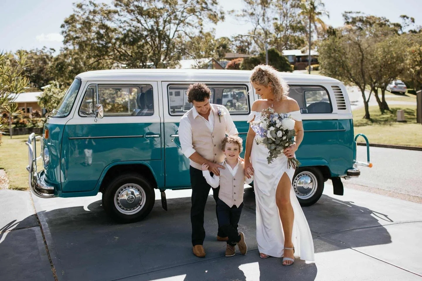 Real weddings are rarely still - and I LOVE that ✨

Calm makeup, a busy day, and everyone feeling comfortable in their own skin 💗