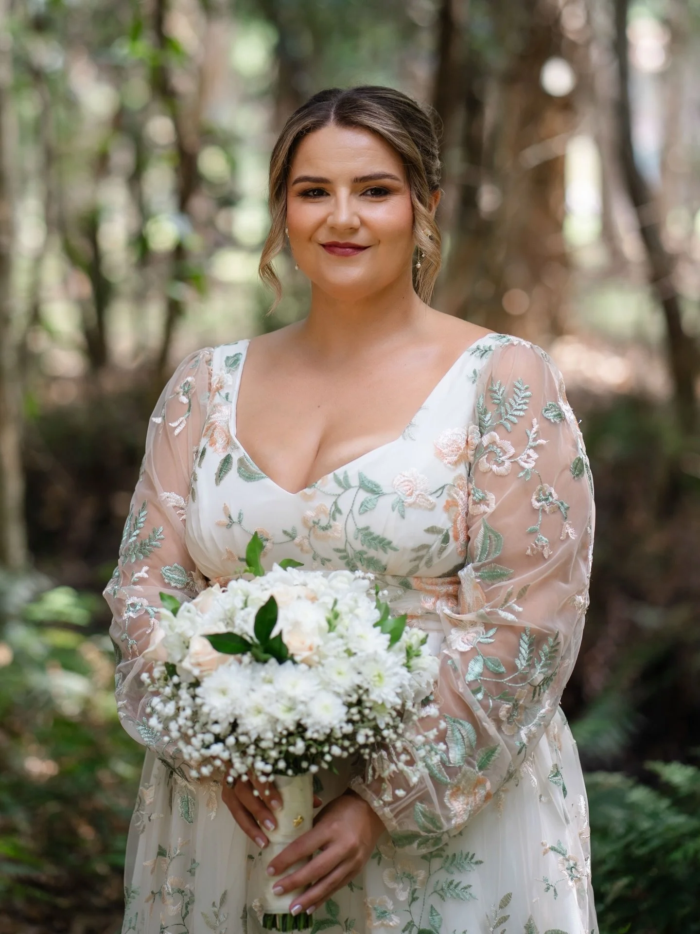 Kaylyn, effortlessly radiant - soft glam, timeless details, and that bridal glow that speaks for itself ✨

#portstephensmua #portstephensweddings #newcastlemakeupartist
