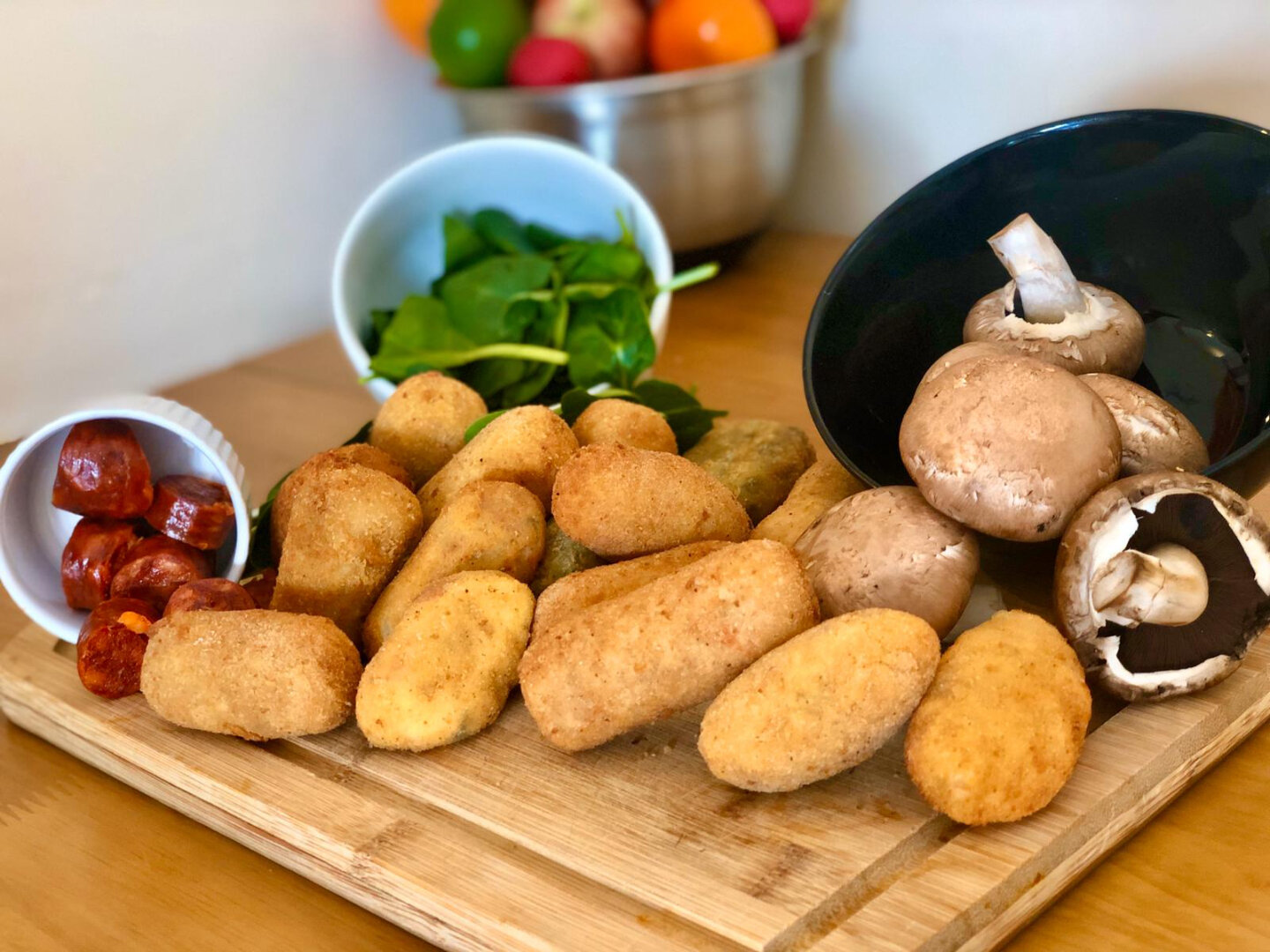 🌎 Croquettes Unite! Whether you call them croquetas, kroket, or kroketten, these crispy delights have a global fanbase. Share your favorite croquette variation in the comments! 🌍👇
.
.
.
.
.
#croquettes #foodieadventure #crispybites #spanishtapas #