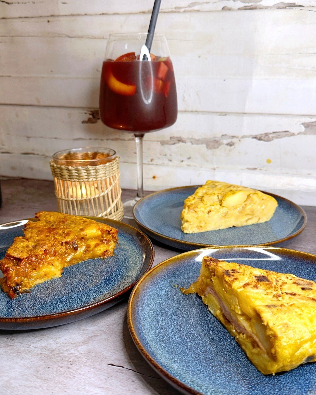 Nothing brings people together🥰 quite like good food, and at MrCroqueta, we take pride in crafting the most delicious and authentic Spanish dishes. But there's one dish that holds a special place in our hearts - our mouthwatering tortilla de patatas