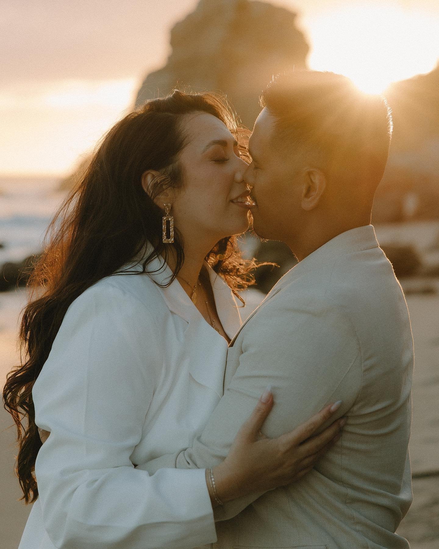 Nothing like a bright red gold sunset in one for our favorite places ✨🤍
.
.
.
.
#malibu#malibuphotographer#malibuengagement 🖤