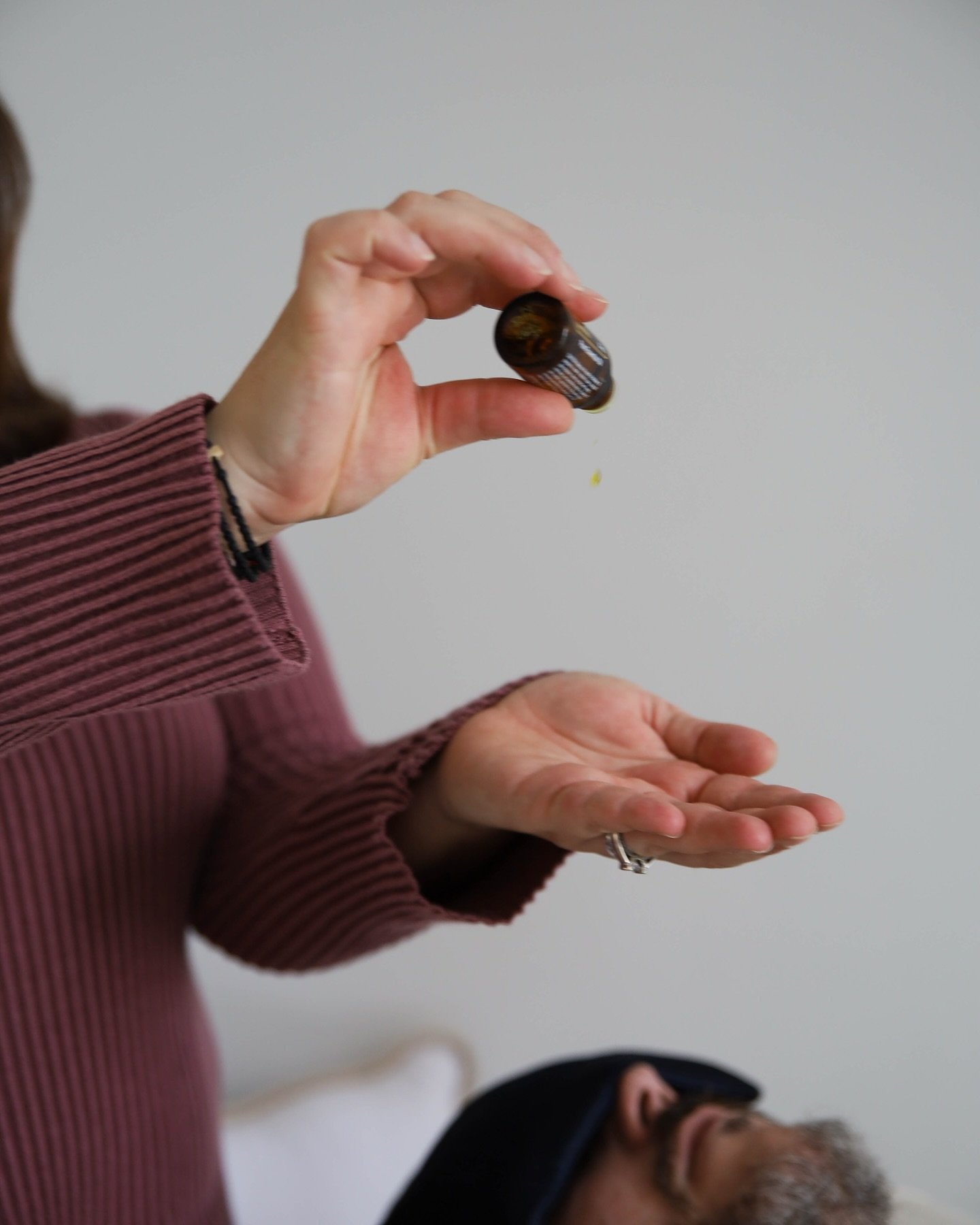 If you look close enough, you can see the oil dropping 🫢

Do you ever smell something and instantly feel calm?

At the clinic, I always start your Bowen treatment with you lying on your tummy. When it&rsquo;s time to turn onto your back, I do two th