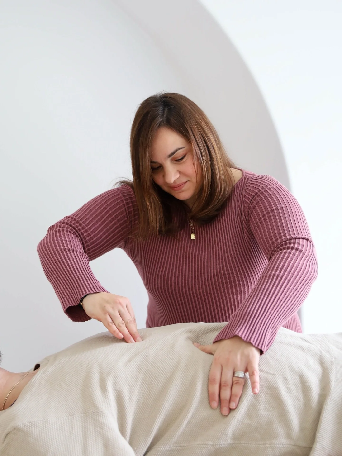 Seasonal allergies in Adelaide?

If you&rsquo;re experiencing a tickle cough, sinus pressure or fatigue, your nervous system may be in overdrive.

Bowen therapy works gently through the fascia and nervous system to help regulate stress, support lymph