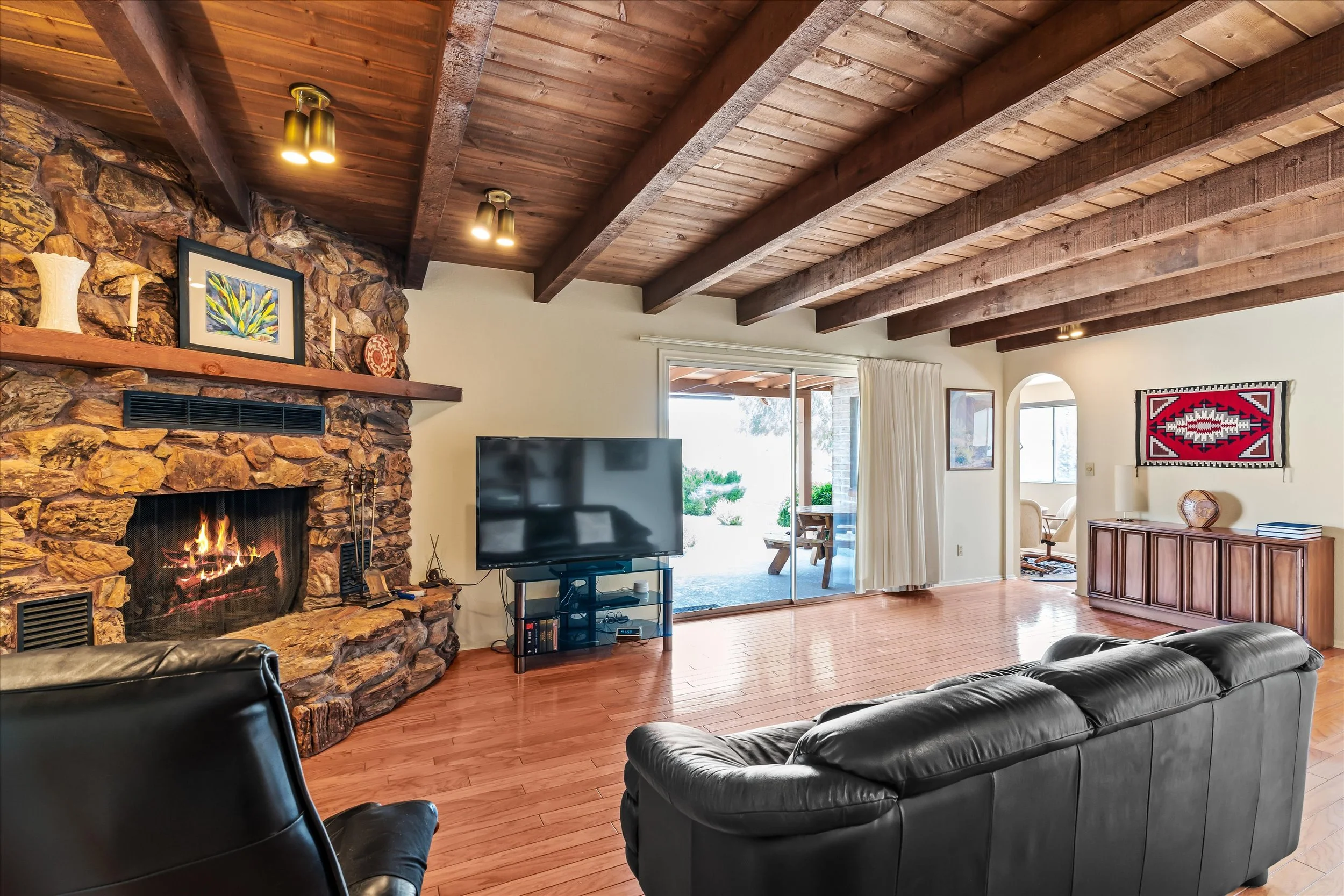 12-Family Room.jpg