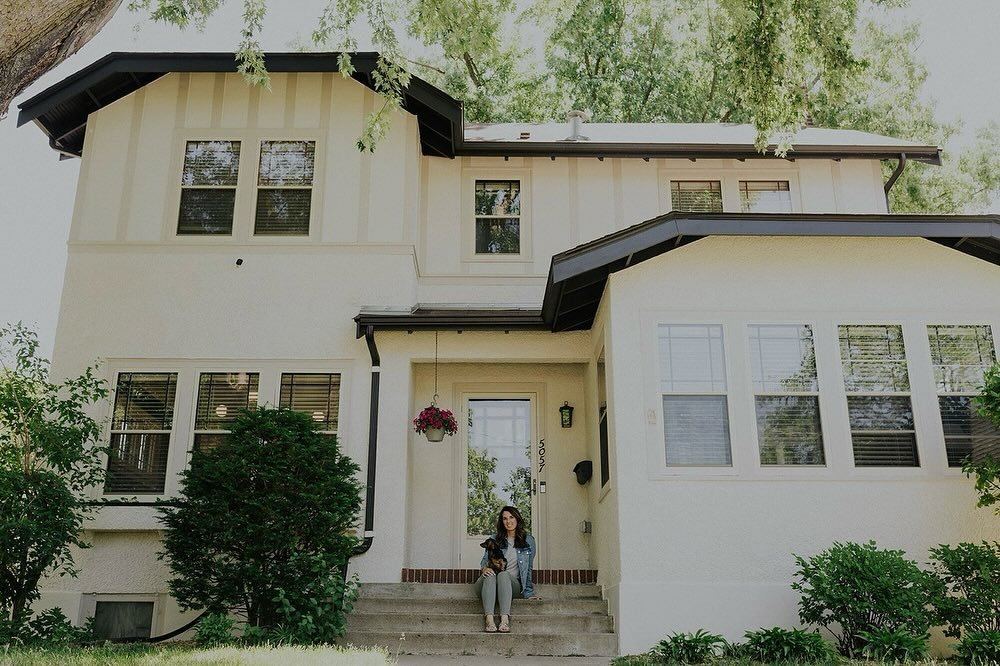 Still obsessed with the before + after of my exterior&rsquo;s refresh 🫶🏻🫶🏻

Because I live and breathe real estate every day, it was very important to me to not get *too* flashy with my paint updates.

I adore old architecture and feel very stron