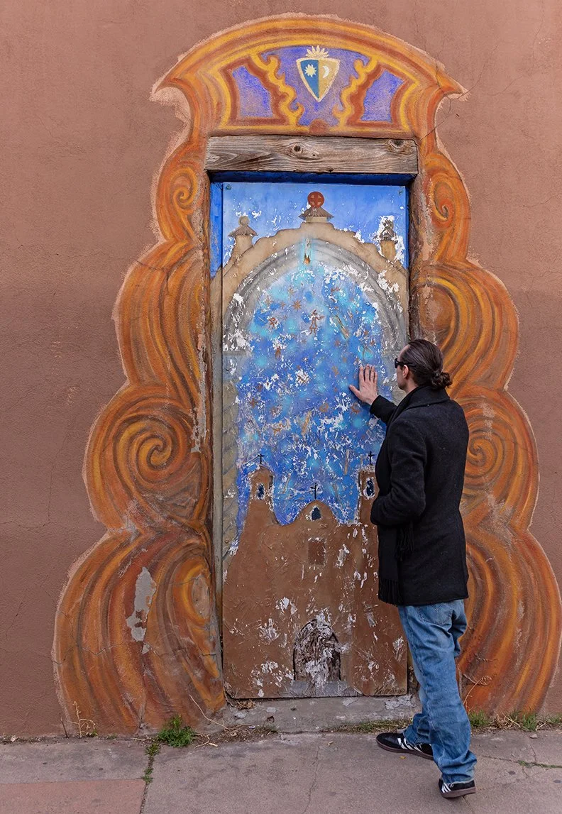 santa_fe_plaza_wall_ben_2.jpg