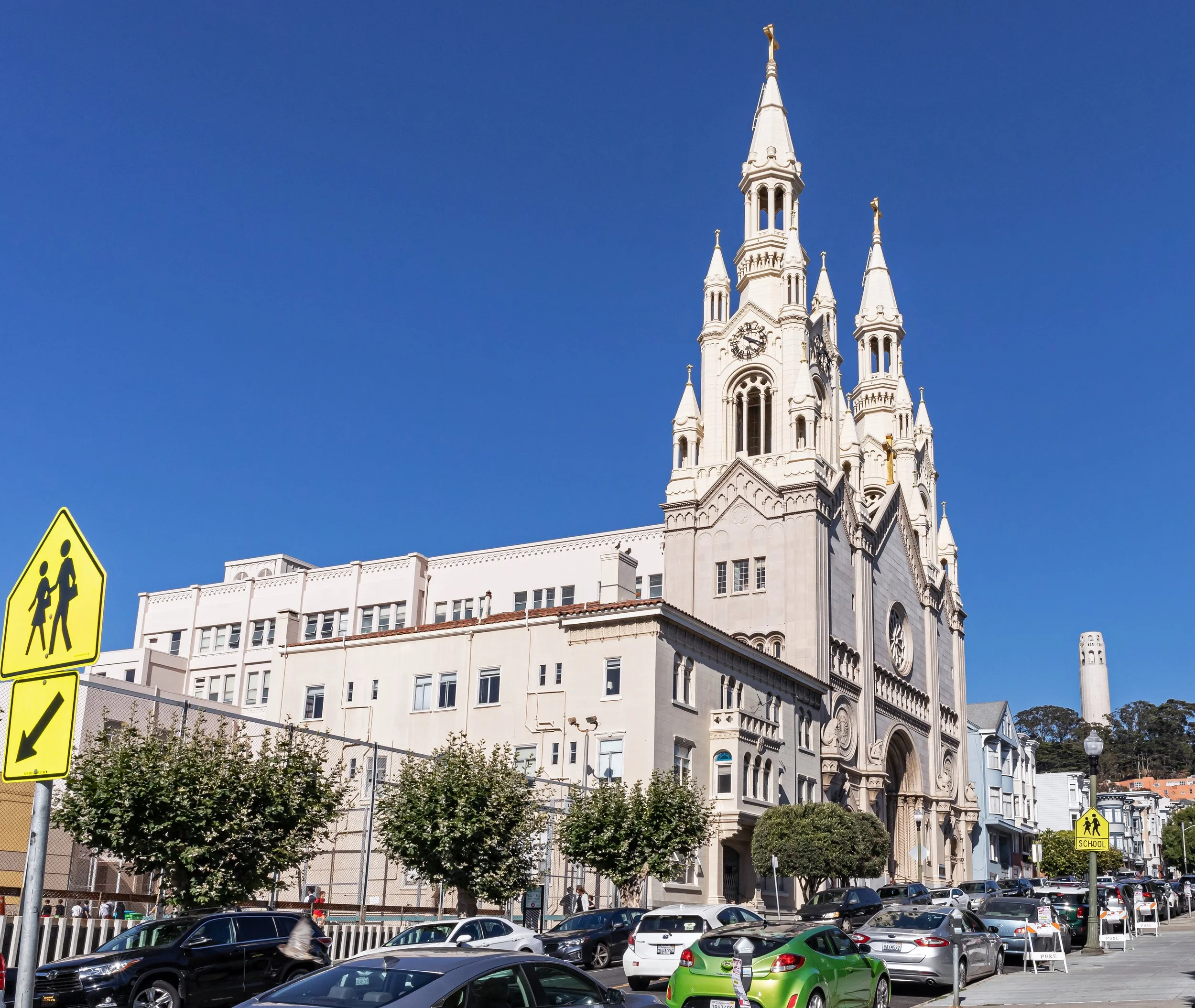 tripsavvy_stpeter_stpaul_sf1.jpg