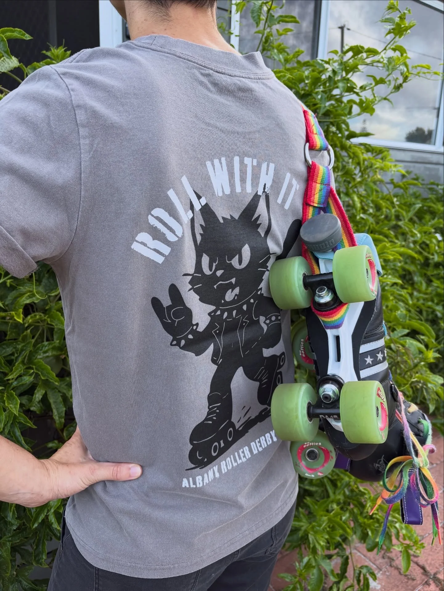 Been there. Done that. Got the shirt ☑️ 

Folk joining us at our Learn to Skate will ALL get one of these rad &lsquo;Roll With It&rsquo; shirts 🐈&zwj;⬛🤘🏽

Thanks Community Bank Albany for the support to make this happen! 

Spots are filling up FAS