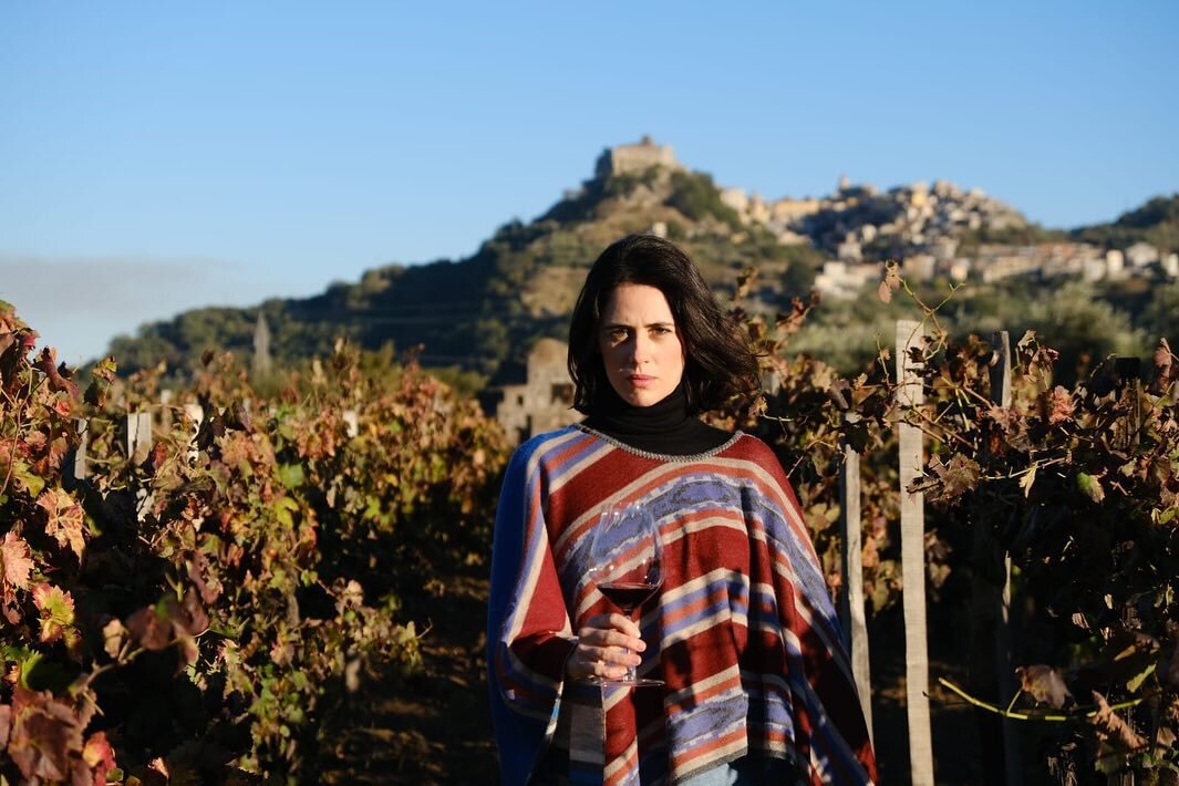 We sat down for a glass of wine with winemaker @giuliamonteleone___ from Monteleone Wines, nestled at the base of Mount Etna. Her dedication to crafting exceptional wines reflects the unique terroir of this captivating region. Discover more about wha