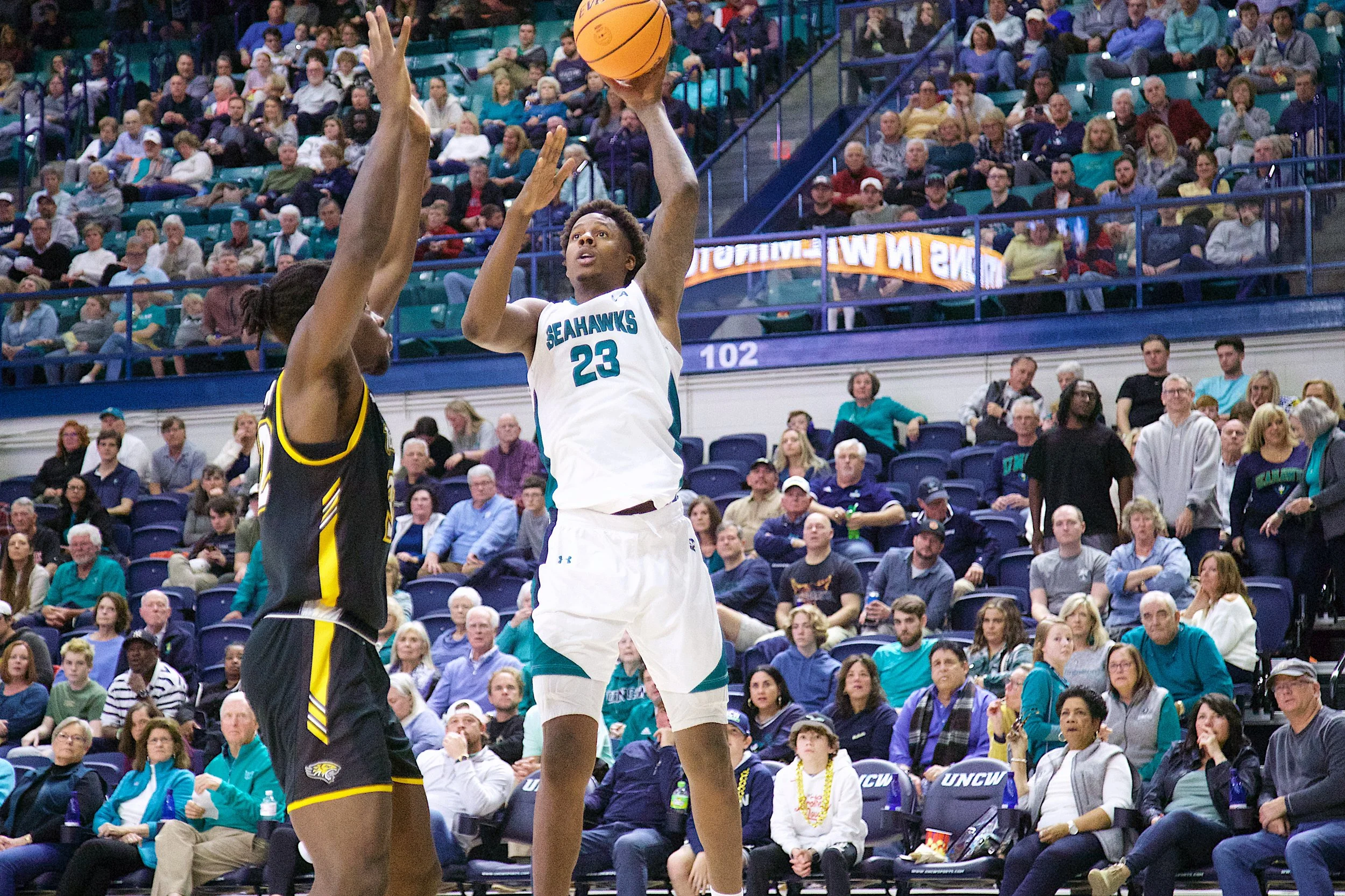 MBB v Towson 5352.jpg