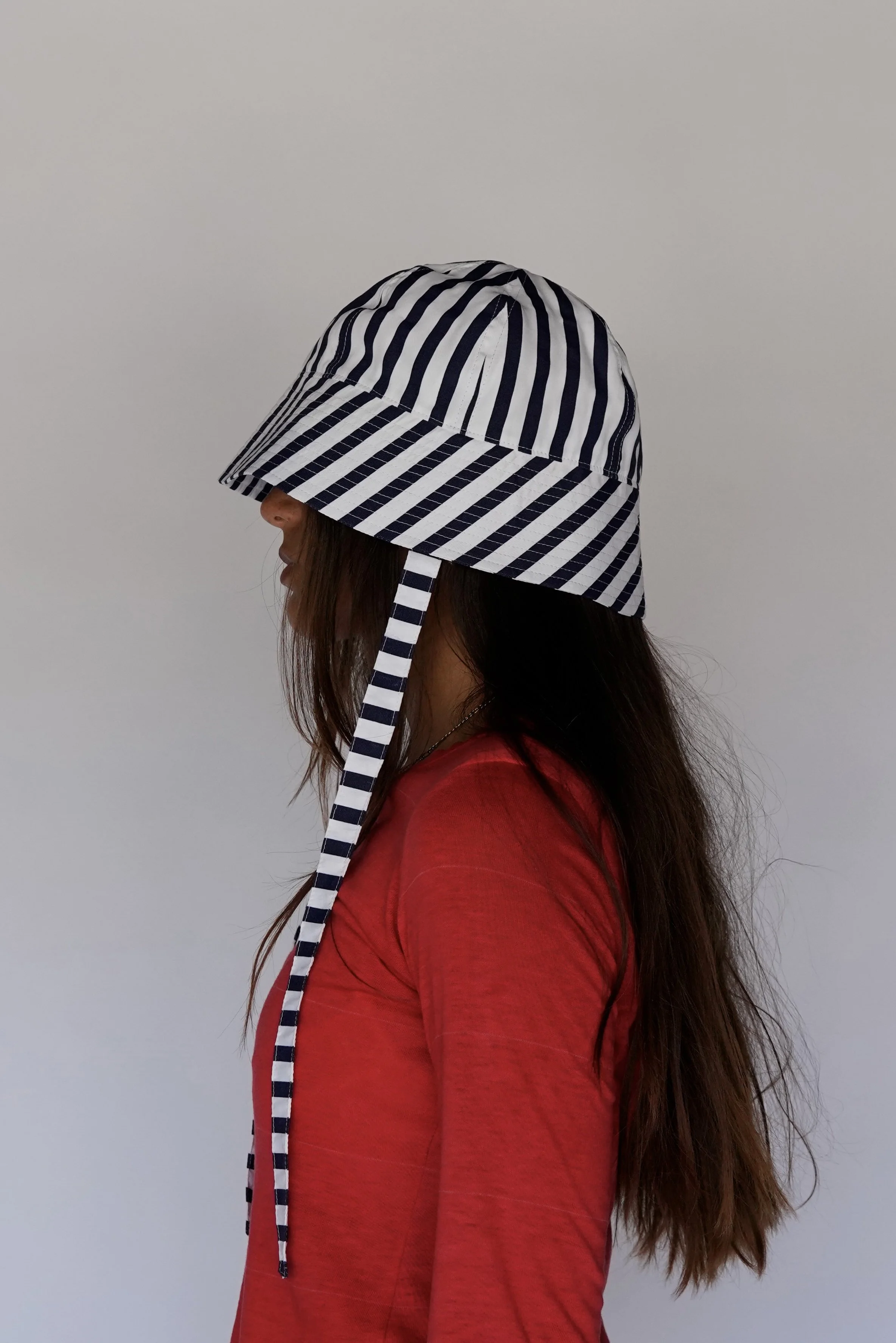 sail hat - black and white
