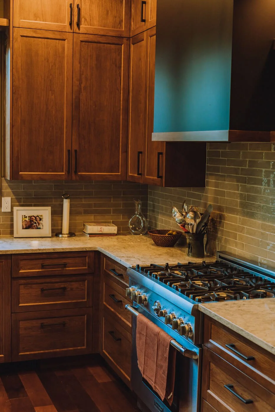 Deep-Cove-Ranch_kitchen_8.JPG