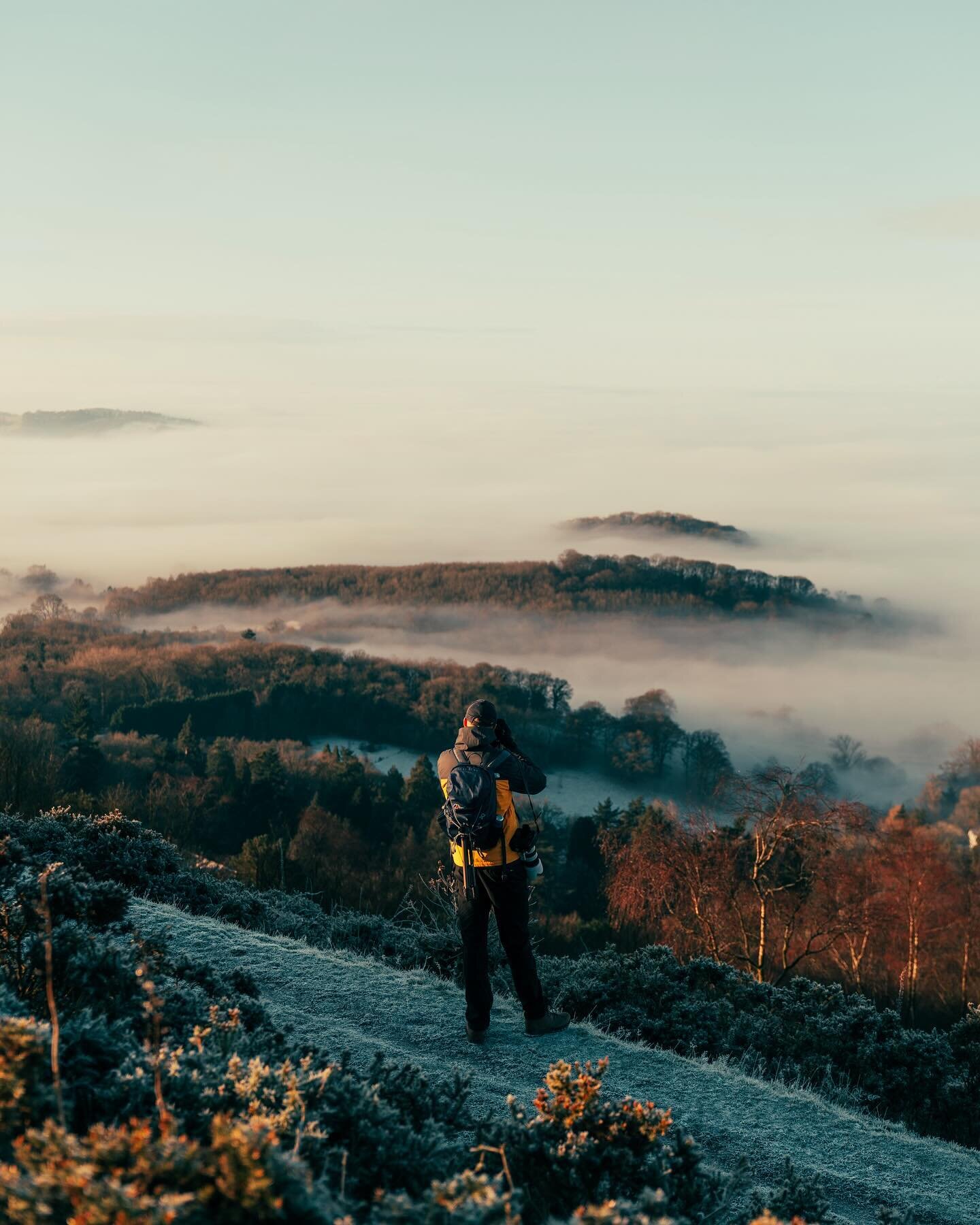 Another trip for a magical early morning in the Malvern Hills with @rwmbutch followed by as always a trip to @faunmalvern after :)

#malvernhills #visitmalvern #visitworcestershire #worcestershire #malvern #malvernphotos #cloudinversion #sunrise #sun