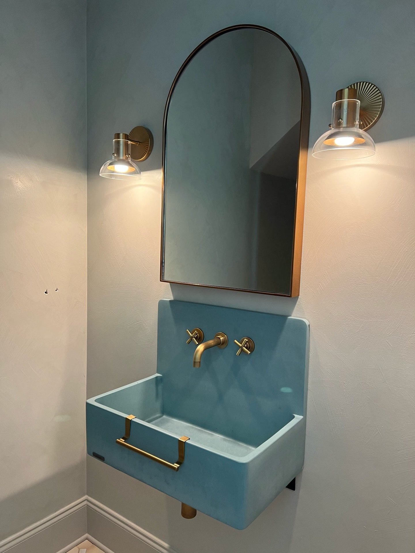 Small sink, big personality. 💙