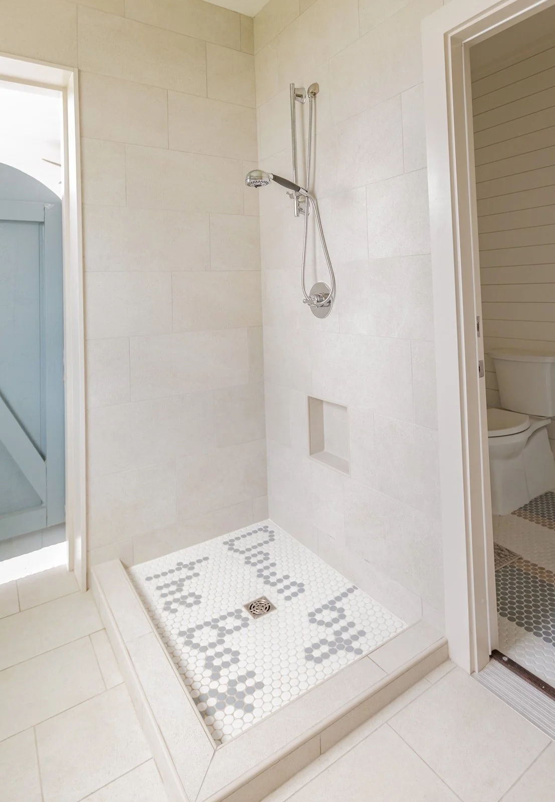 Jaunty_J_Interiors_Bay_House_Gulf_Breeze_FL_Beach_Bath.jpg.jpg