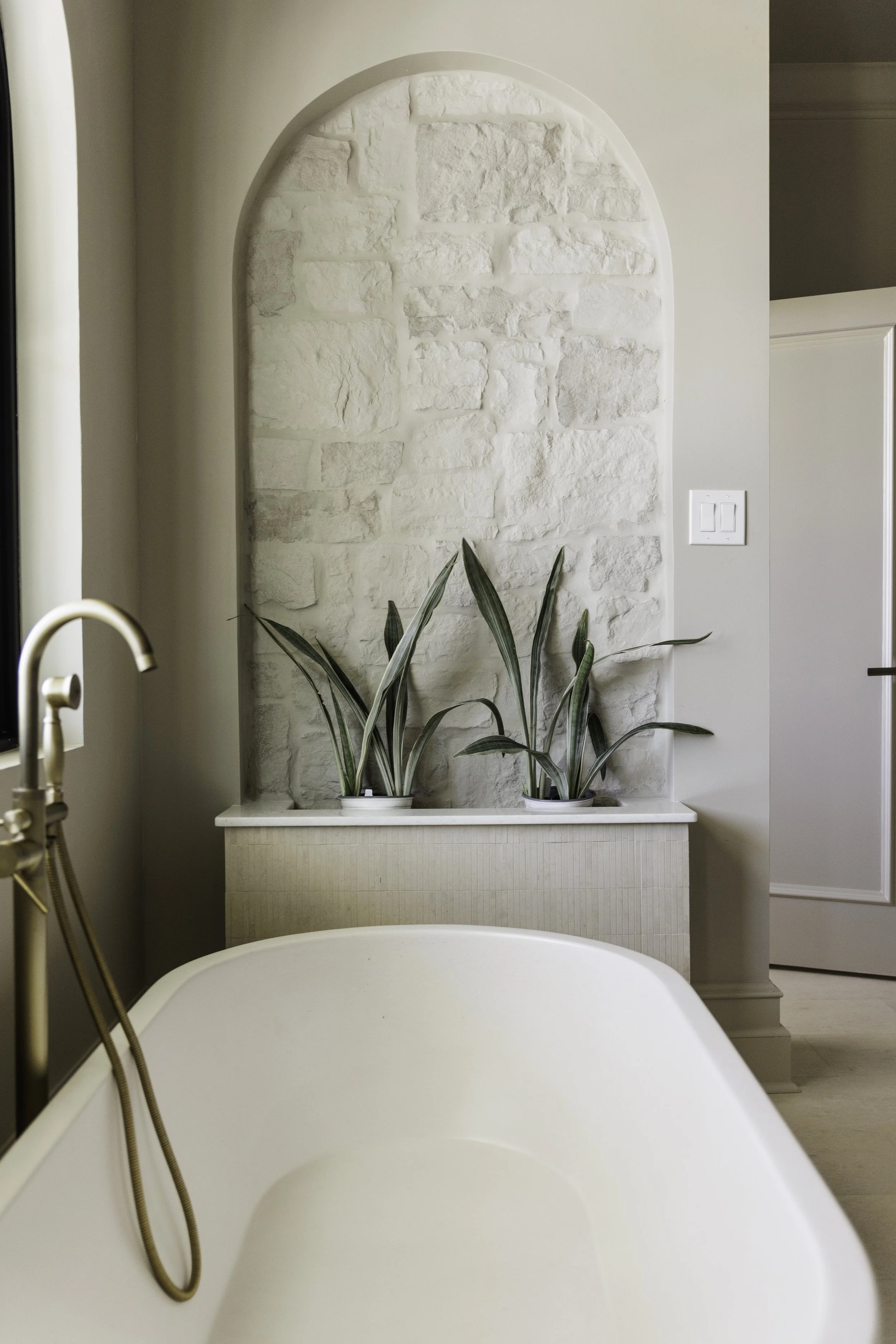aunty_J_Interiors_Destin_FL_concrete_bathtub.jpg