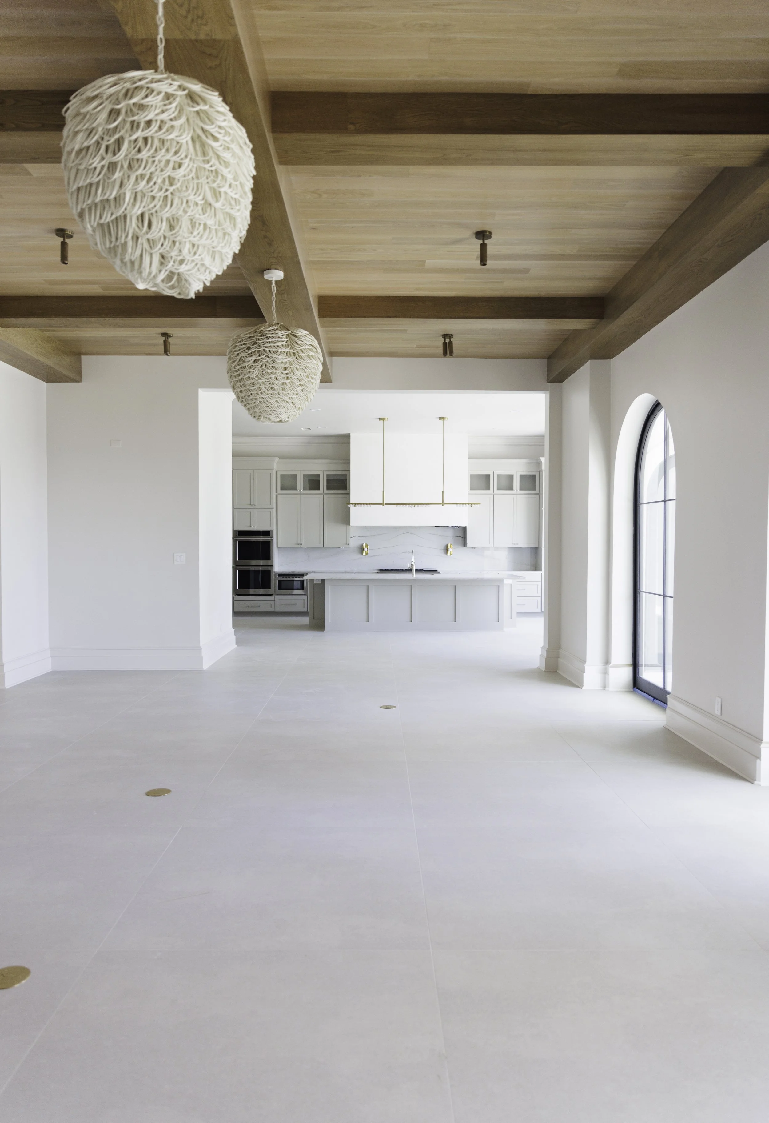aunty_J_Interiors_Destin_FL_Living_Room_Custom_Ceiling.jpg
