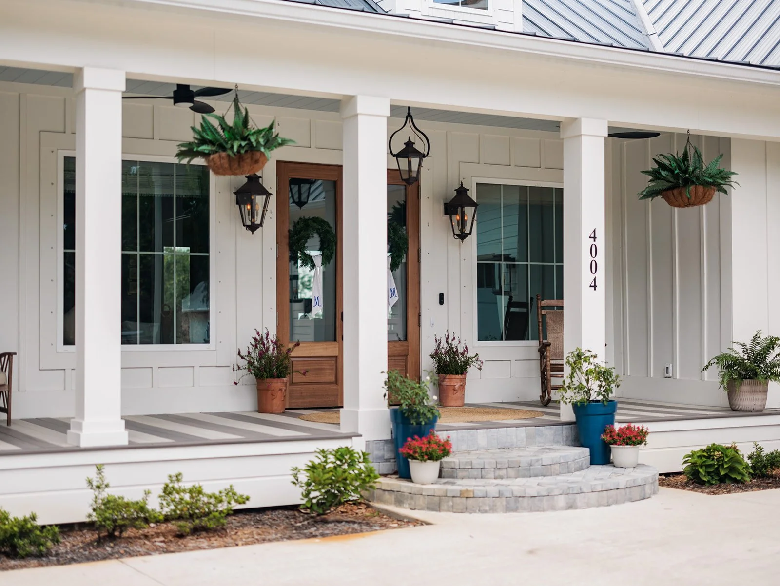 Jaunty_J_Interiors_Bay_House_Gulf_Breeze_FL_Exterior_Pillars.jpg.jpg