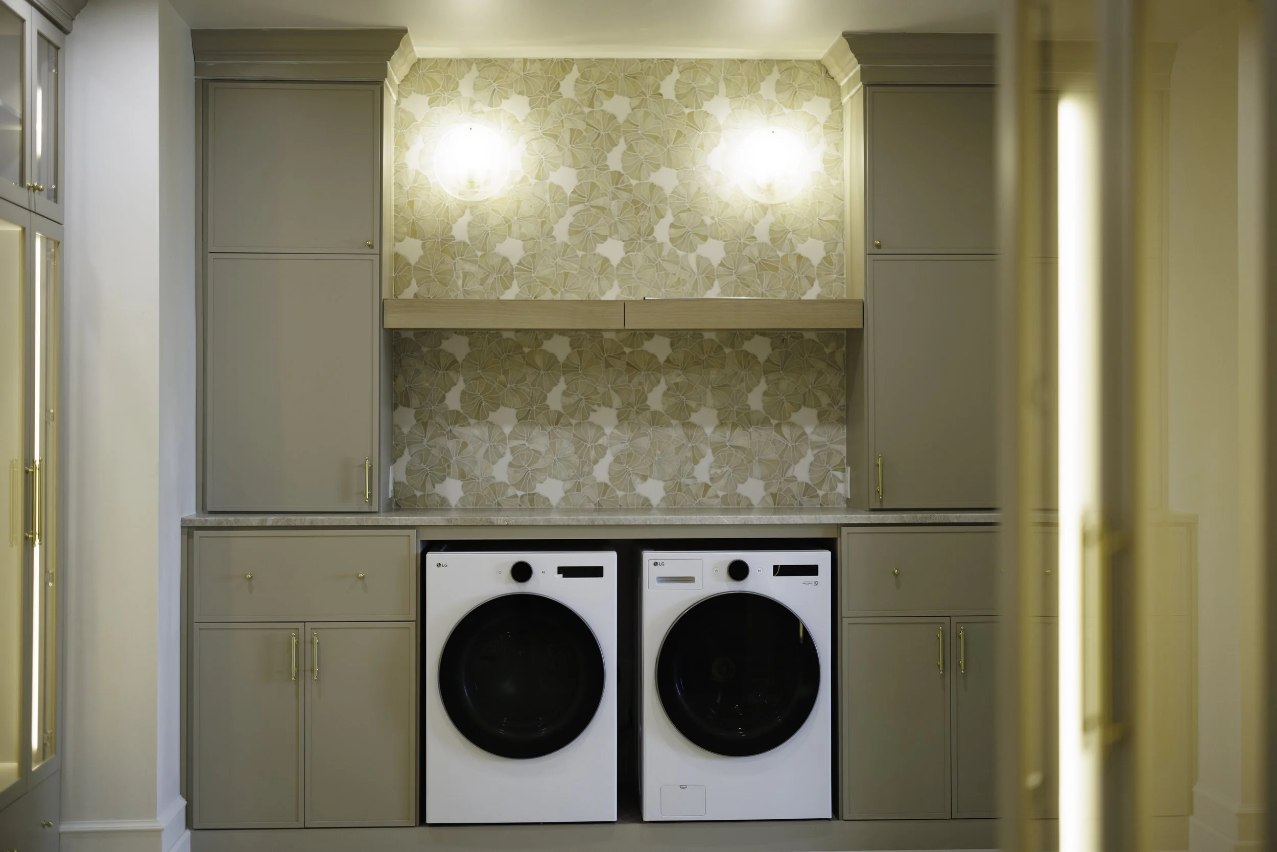 aunty_J_Interiors_Destin_FL_Primary_Closet_Laundry.jpg