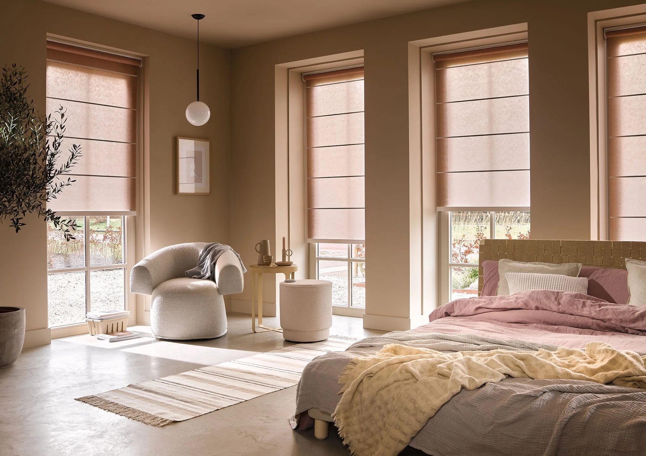 Lightline-Rollo-Luxaflex-Schlafzimmer.jpg