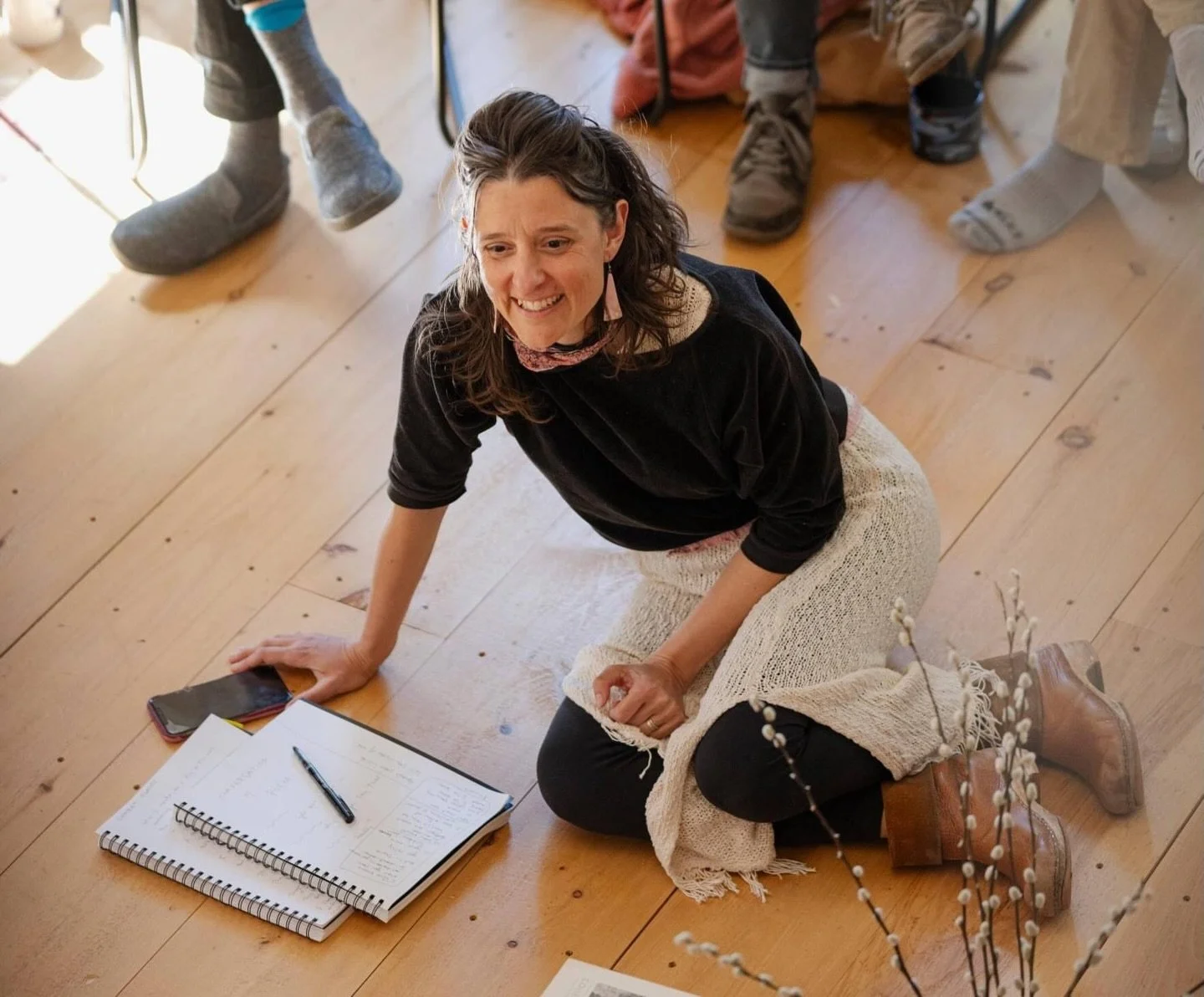 lady friends&hellip; my friend Suz is amazing and she&rsquo;s hosting this special retreat in just a couple of weeks&hellip; come be a part of this kind of magic! 
❤️
aimee!

@tourmamasuz 
Our first Women&rsquo;s Solstice Songwriting Retreat is comin