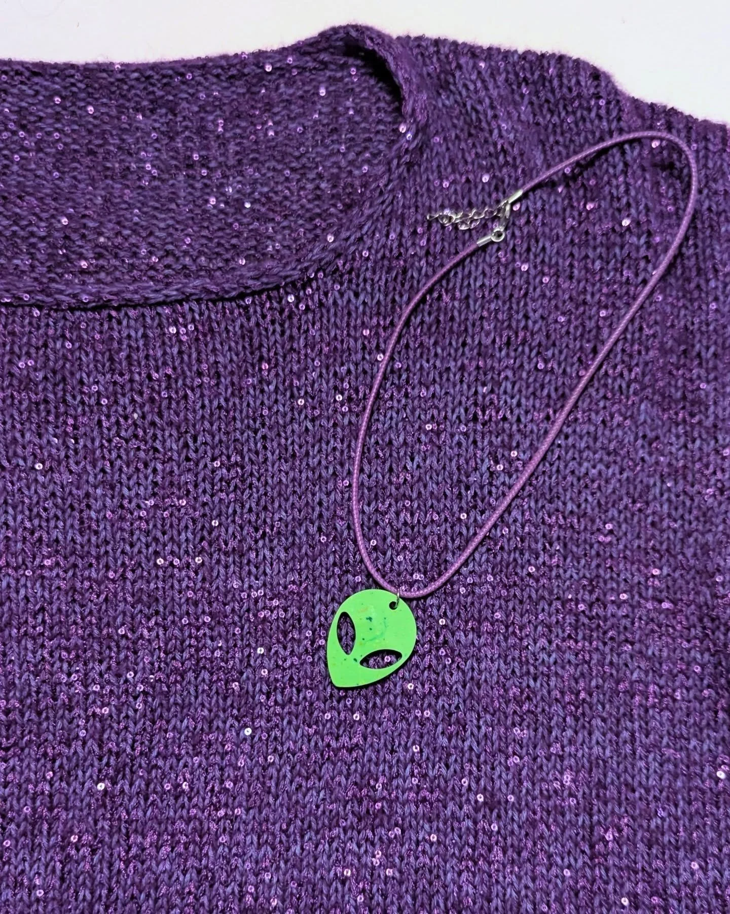 I took my Party Set to J&ouml;nk&ouml;ping to celebrate @knutengarn turning 5. But forgot to take pictures.. this is what I got. The cuteness in the third picture is saving the situation 😍

#thepartytee #thepartyskirt #notorious_knitter #knitting #k