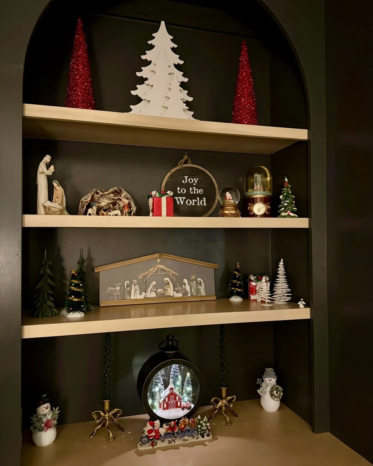 ✨ H O M E ✨ for the holidays. 

#elitespaces #homefortheholidays #holidayhomes #homedecorating #interiordesign