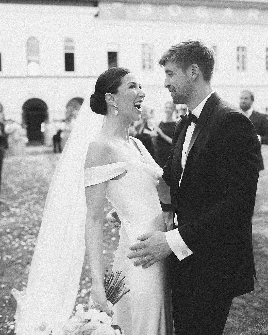 Moments after she said &ldquo;Yes&rdquo; 🍸

#wedding #destinationwedding #villawedding #modernwedding #fashionforward #fashionwedding #weddinginspo #weddinginhungary #luxewedding #modernbride #bridalfashion #fashionbride #fas#destinationweddingphoto