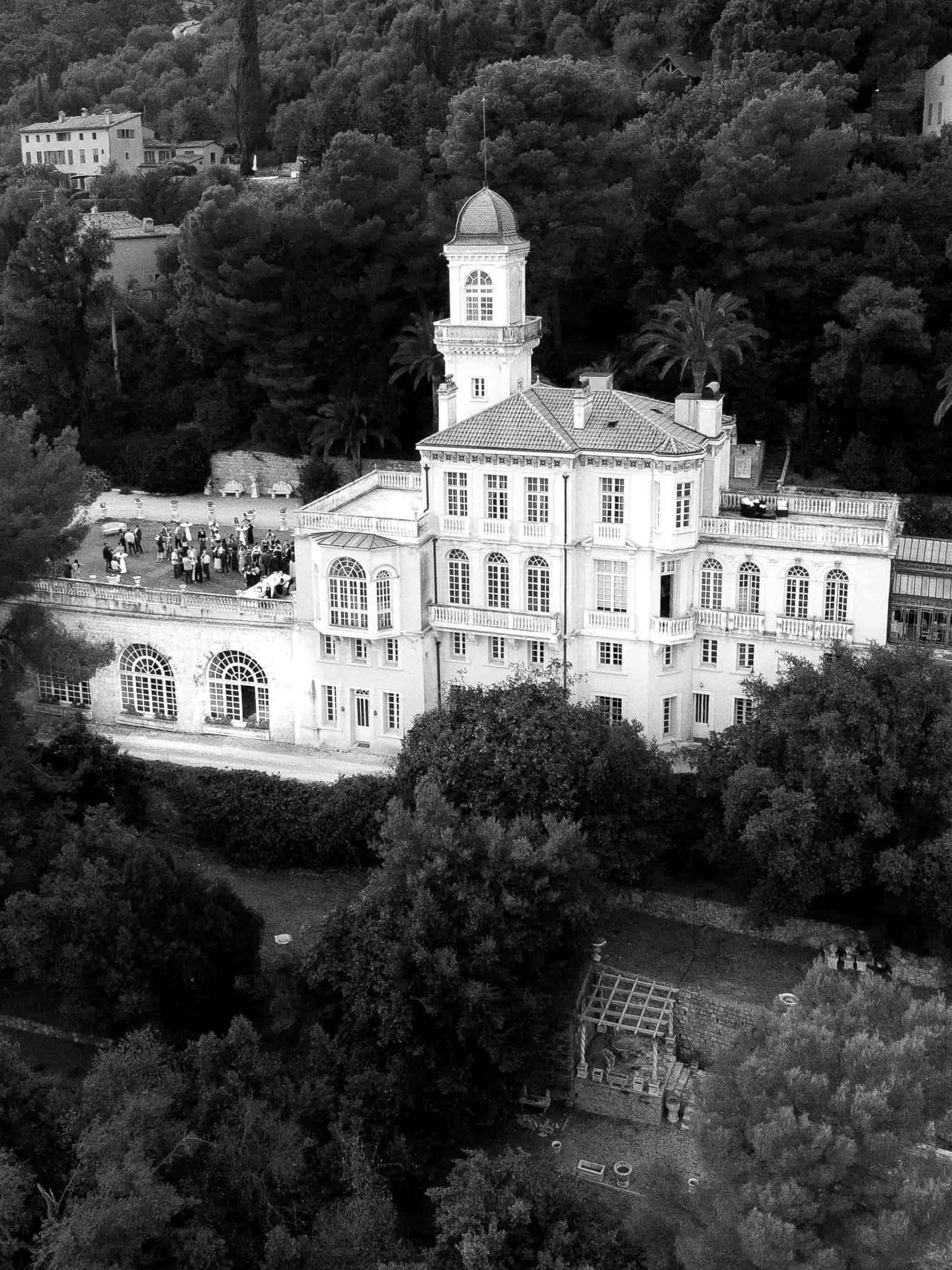 Chateau Saint Georges, France 🇫🇷

#chateausaintgeorges #weddinginfrance #destinationweddingphotographer #franceweddingphotographer