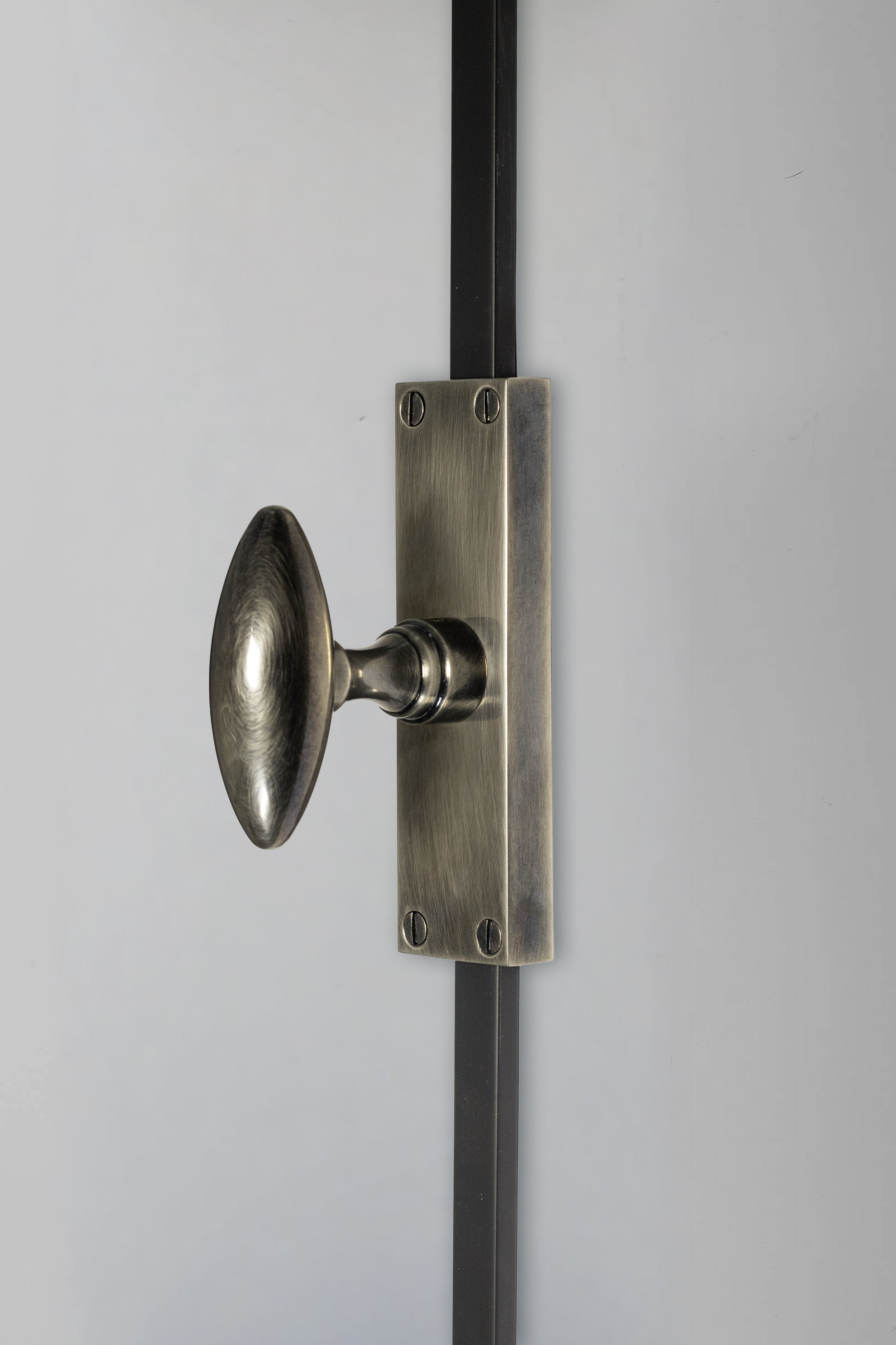 Zeppelin Millwork Cremone