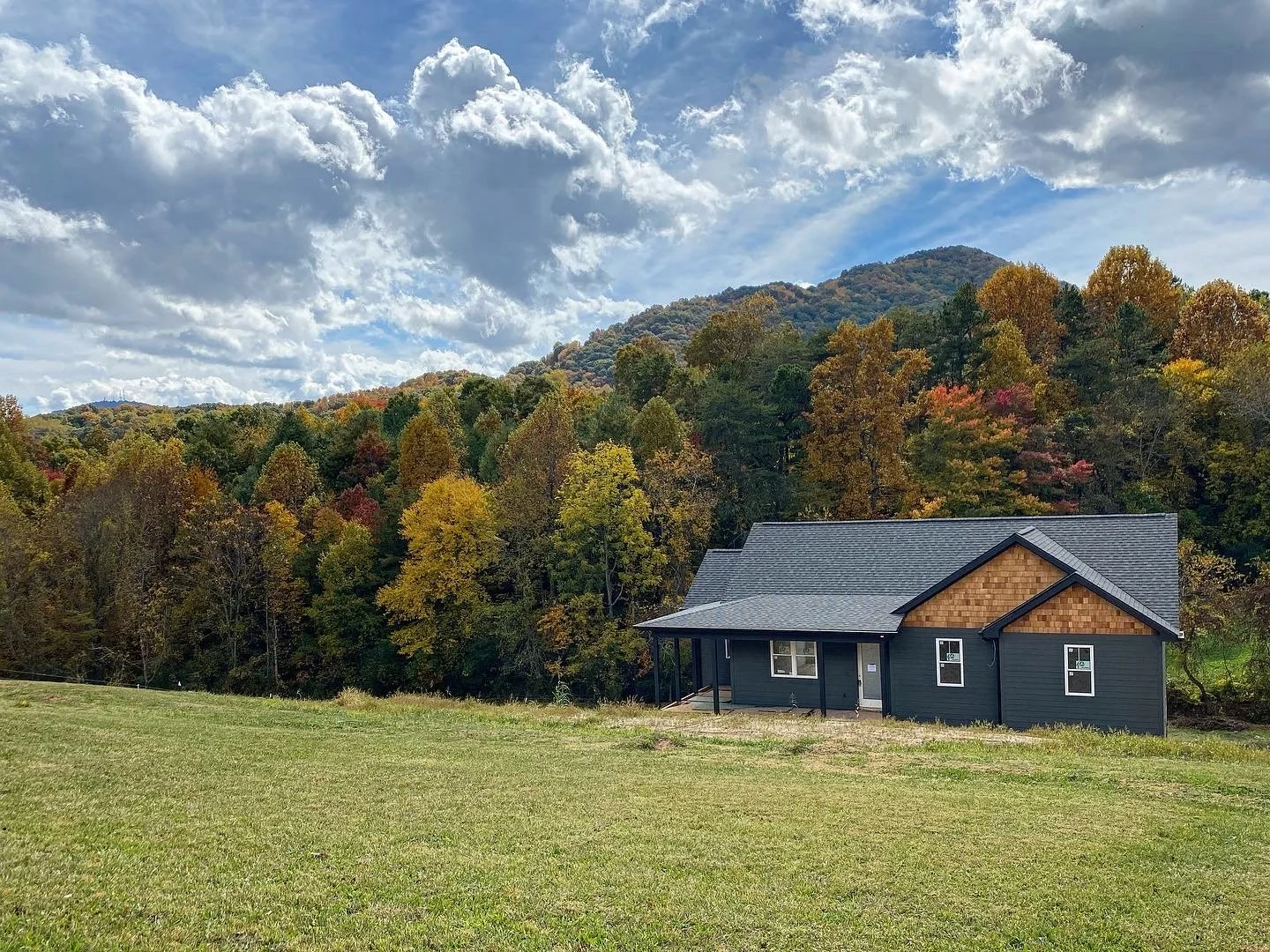 Western North Carolina premier custom home by Plumb Level Square