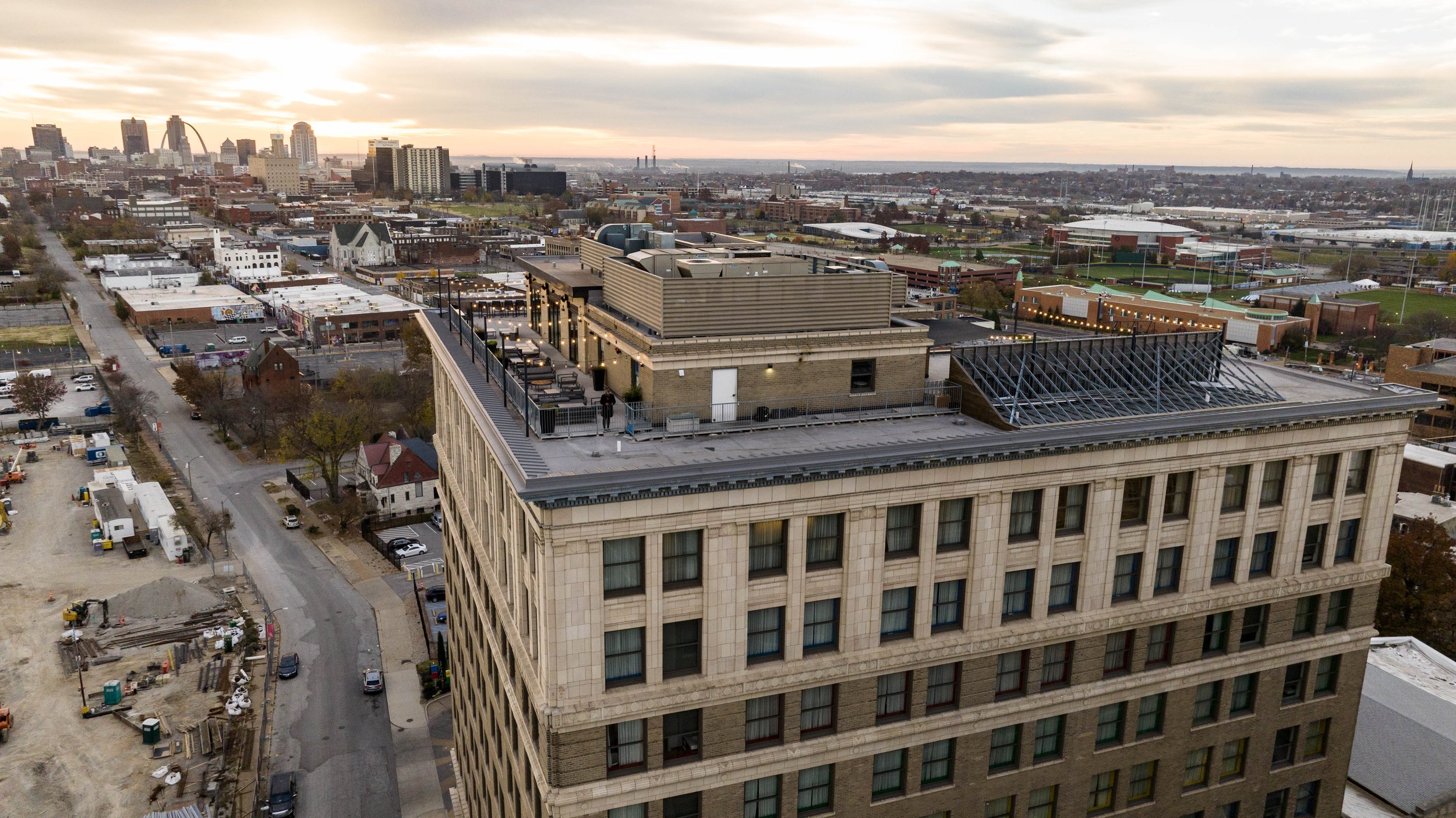 ANGAD ARTS HOTEL-ROOFTOP-ST. LOUIS, MISSOURI