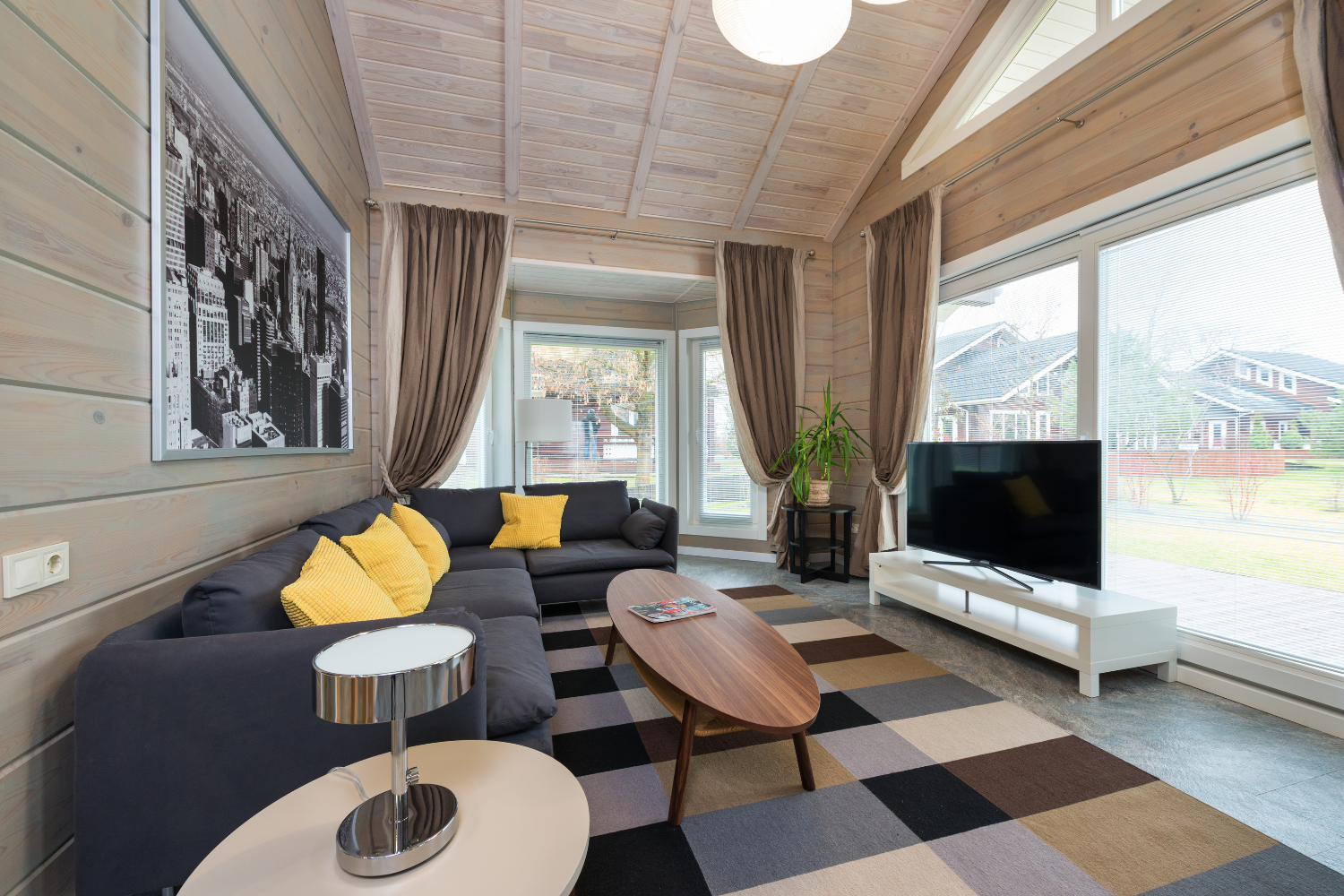 How Lighting affects the Colors in your Home.