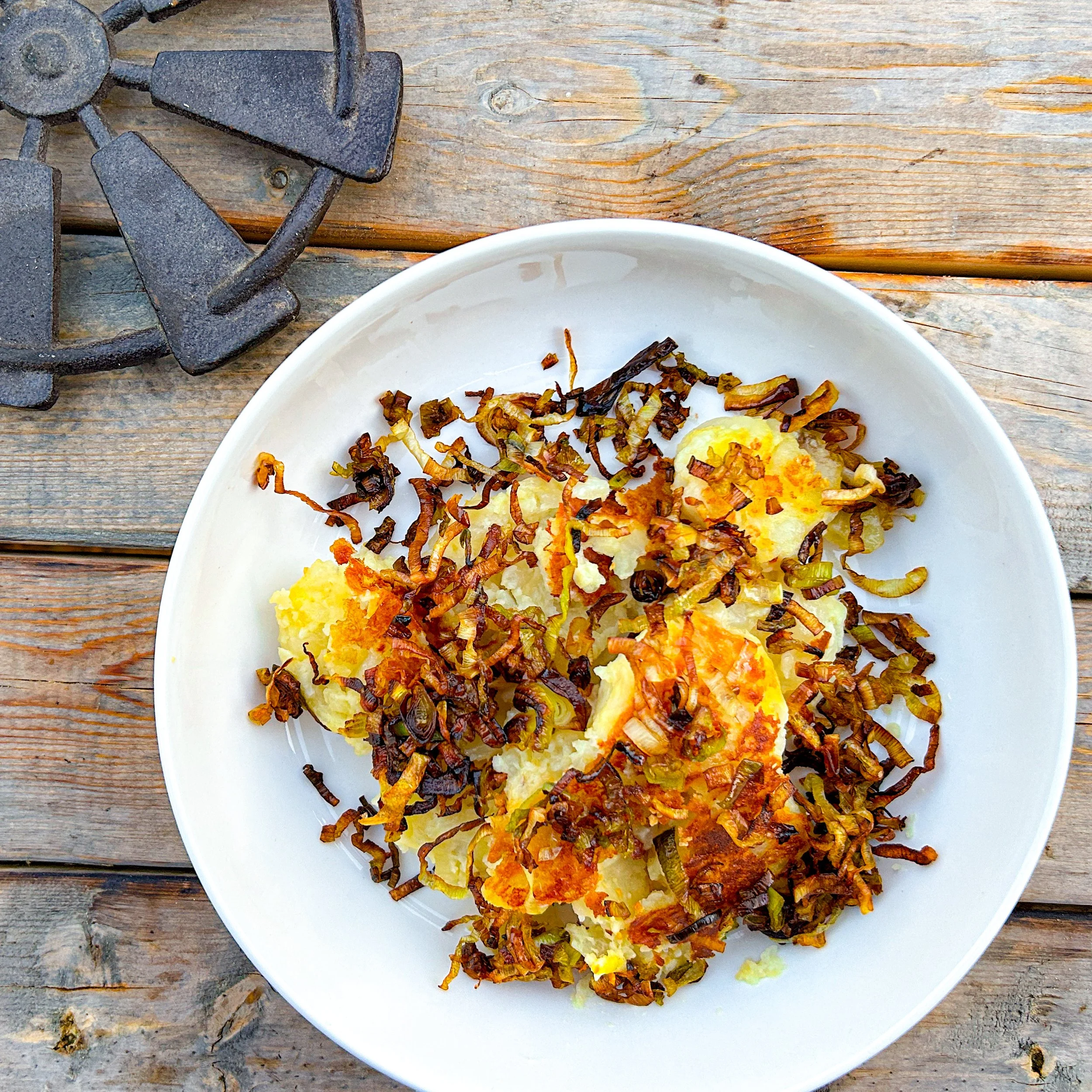 Crispy Smashed Potatoes with crunchy leeks Ranch and Rifle food blog.JPG