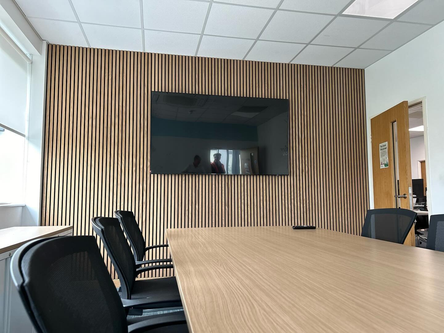 Panel Wall &amp; Samsung 75&rdquo; television installation completed today in this meeting room.

If you are looking for a bespoke Feature Wall give us a call for a FREE quote.

Check us out at www.ultravision.info
Or call Pete on 07904 487 426

#med