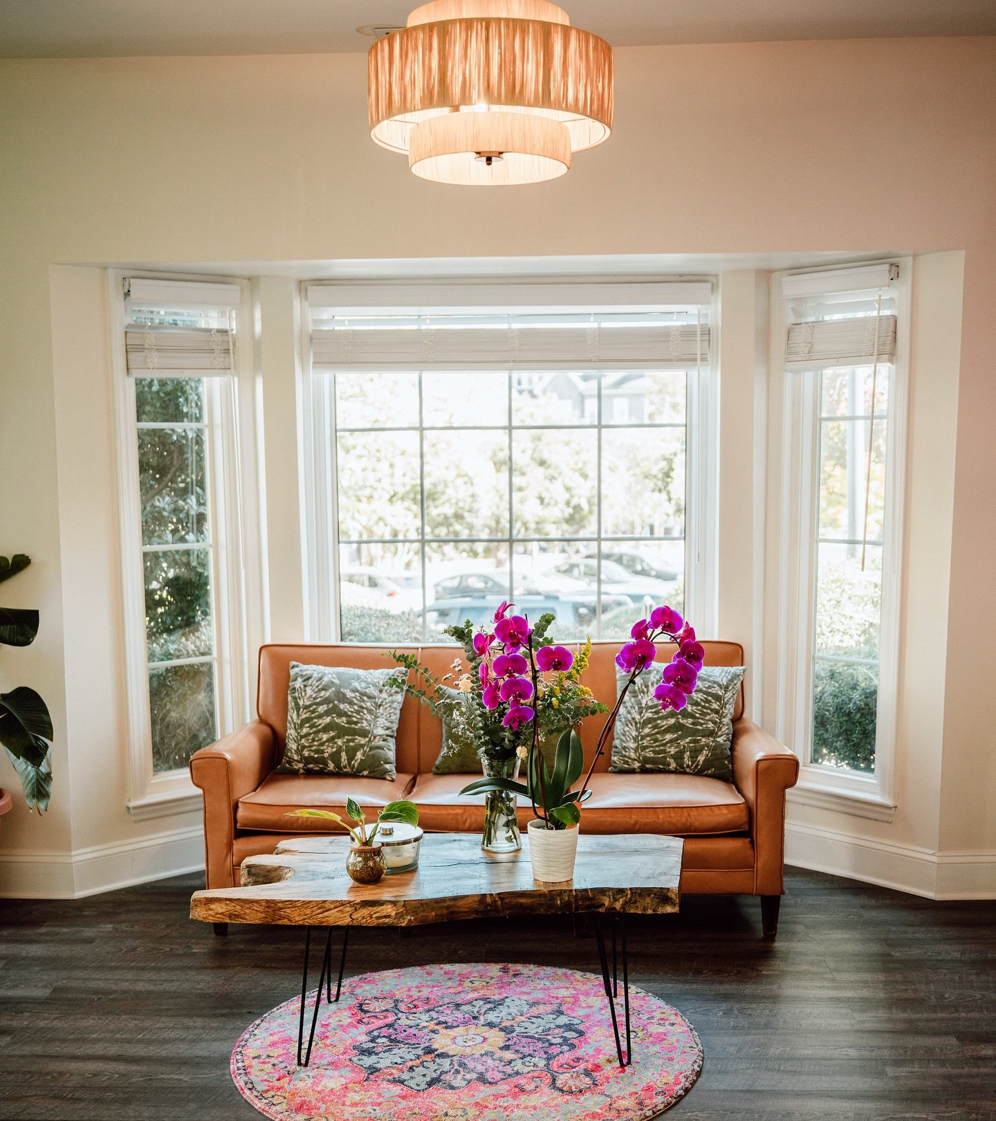 Come take a load off 🌸

It&rsquo;s a hair salon, but feels like home.

Enjoy a beverage, a good belly laugh, and good hair ✌🏻

Ready to become a new client? Comment &ldquo;NEW&rdquo; and we will send you the link for our New Client Form! 

#charlot