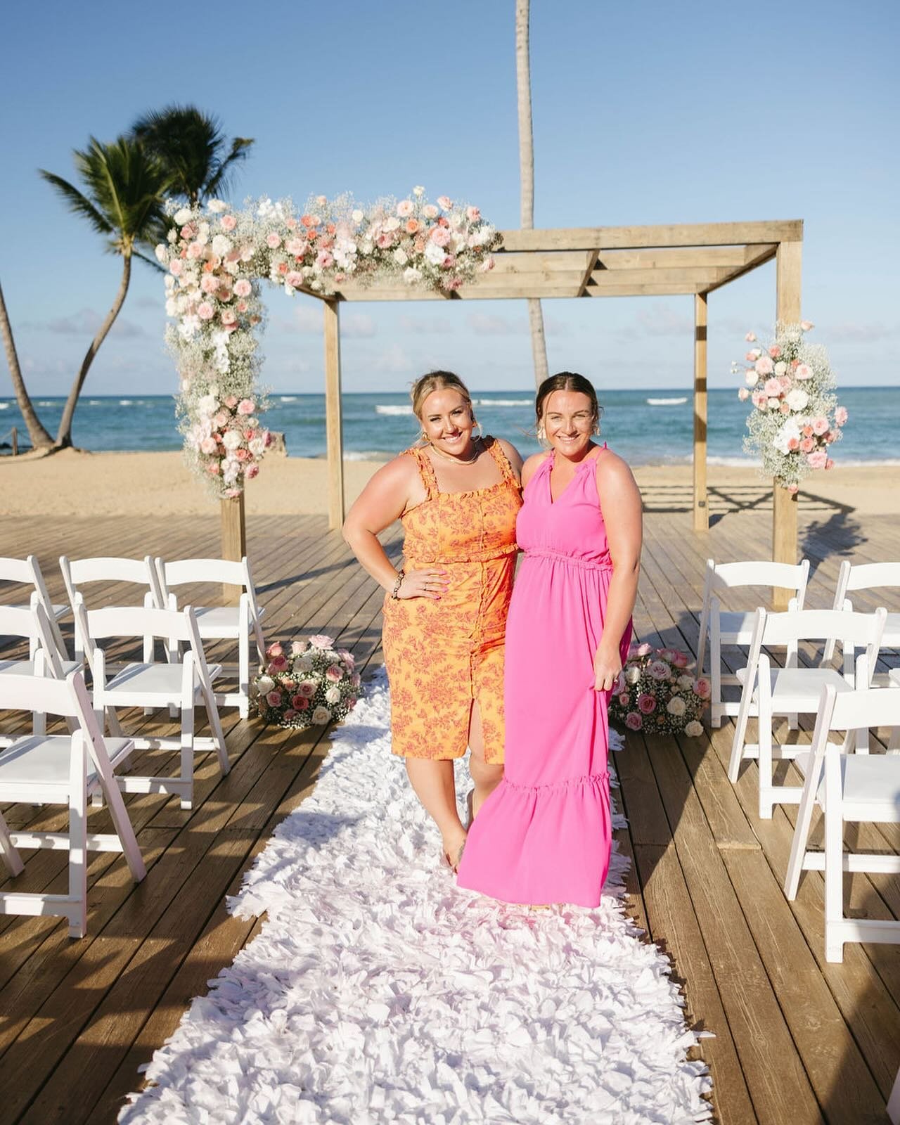 This weather has us reminiscing to DR ☀️ 

@prairieandwild 

#serendipitousevents #southdakotaeventplanner #minnesotaeventplanner #iowaweddingplanner #weddingideas #weddinginspiration #weddingplanner #weddingday #destinationwedding #dominicanwedding 