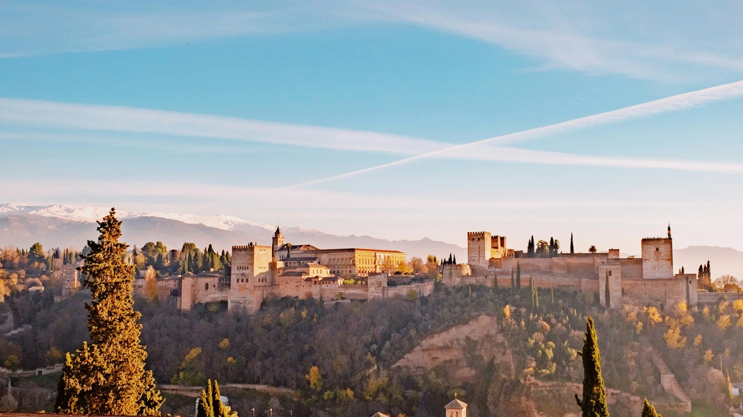 Alhambra Palace as seen from Mirador de San Nicolás | Stockphoto by Amos, thank you!