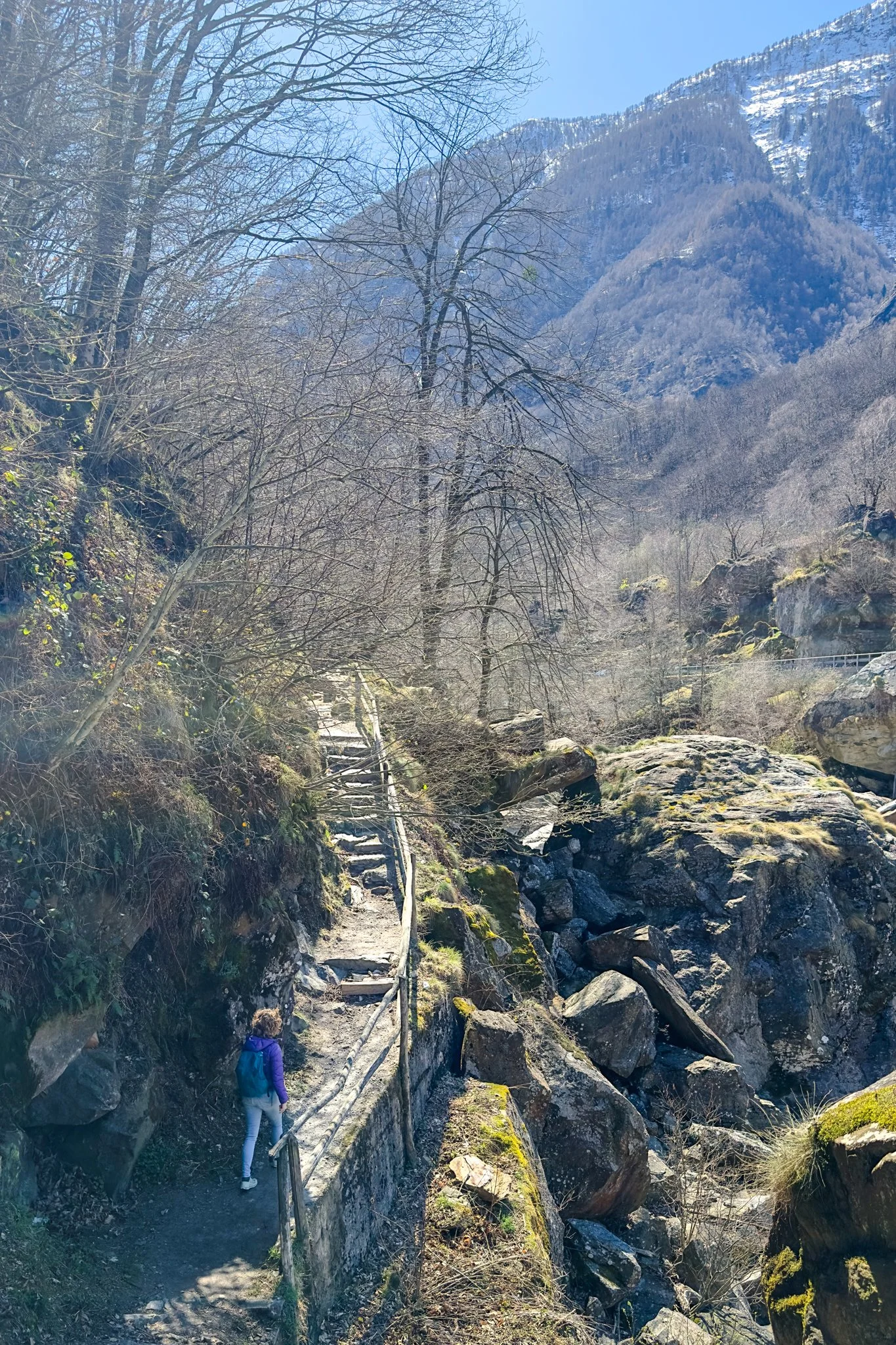 Hiking Verzasca Valley