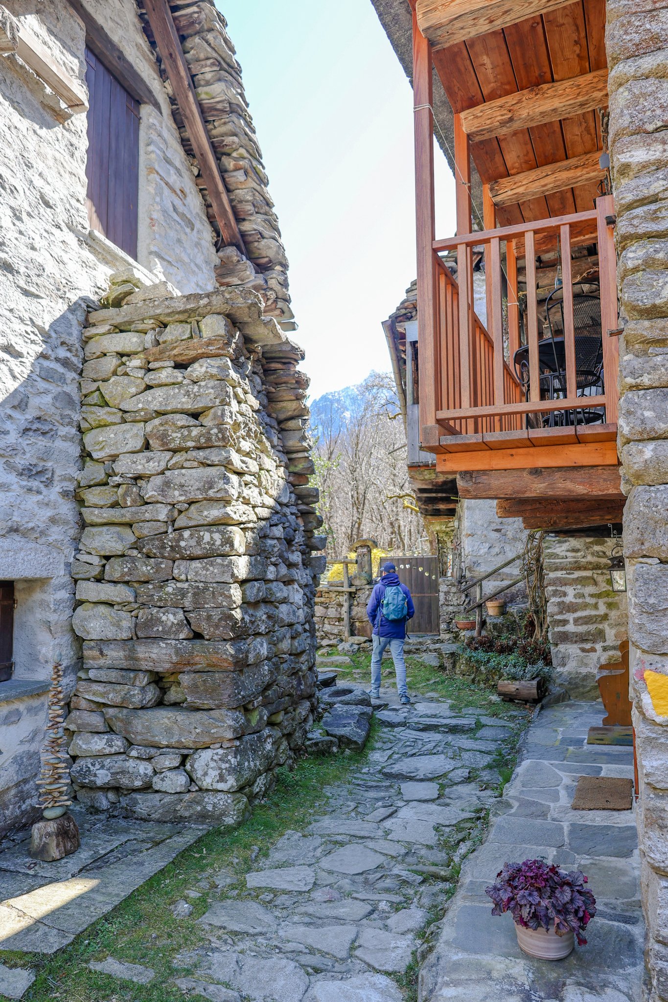 Hiking Verzasca Valley