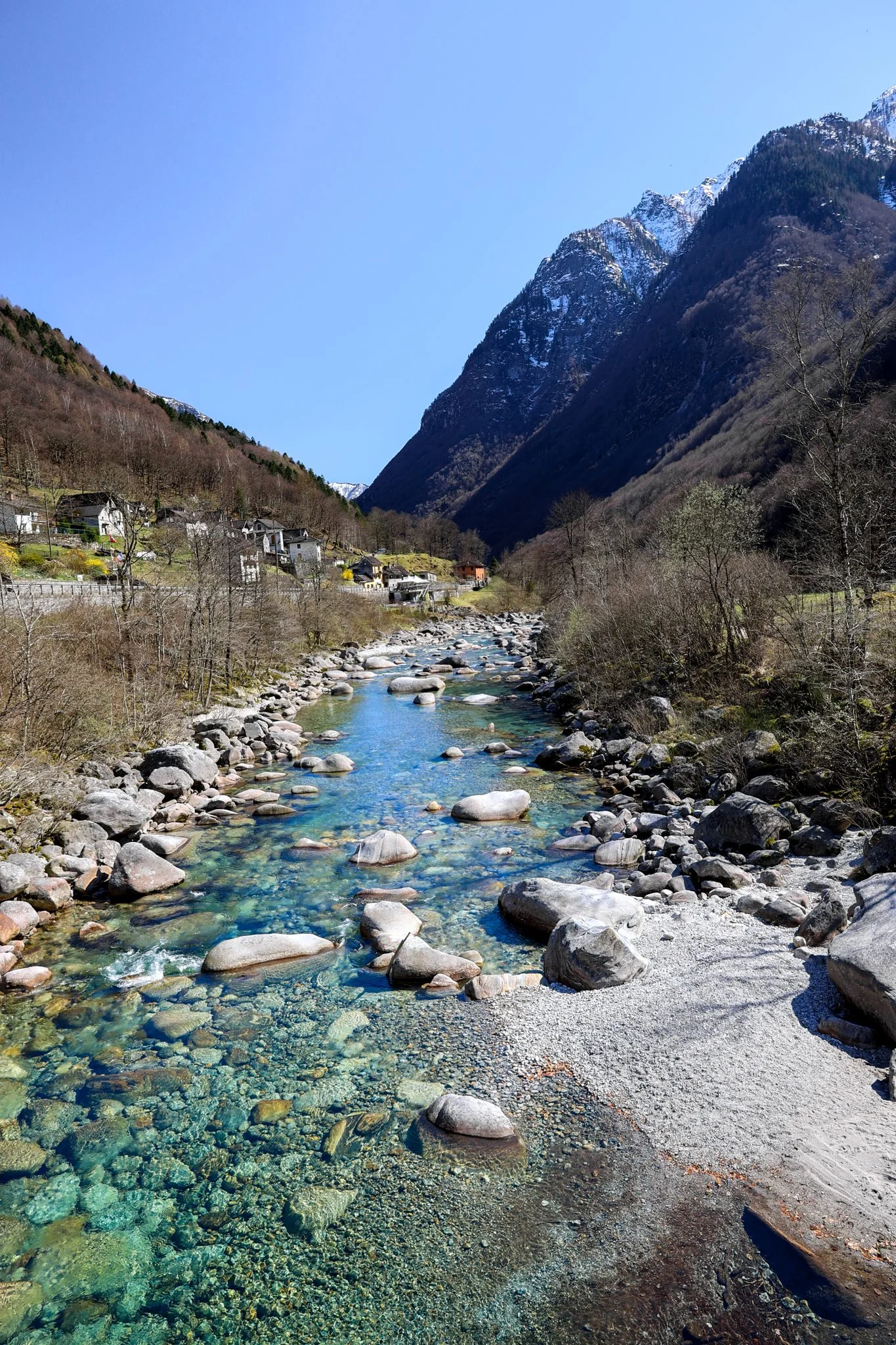 Hiking Verzasca Valley