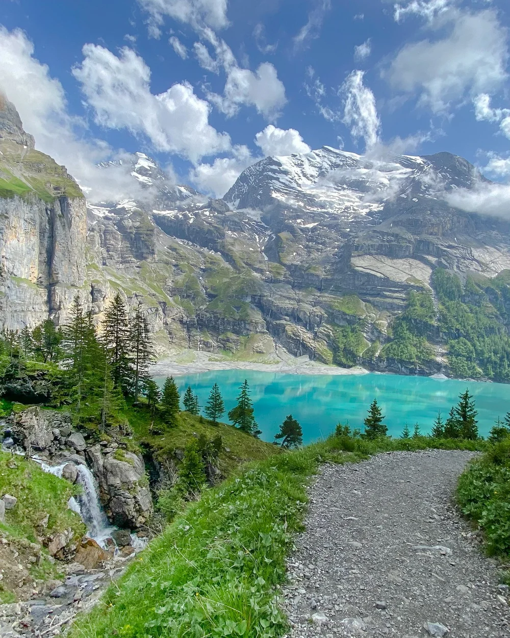 Oeschinensee panorama hike