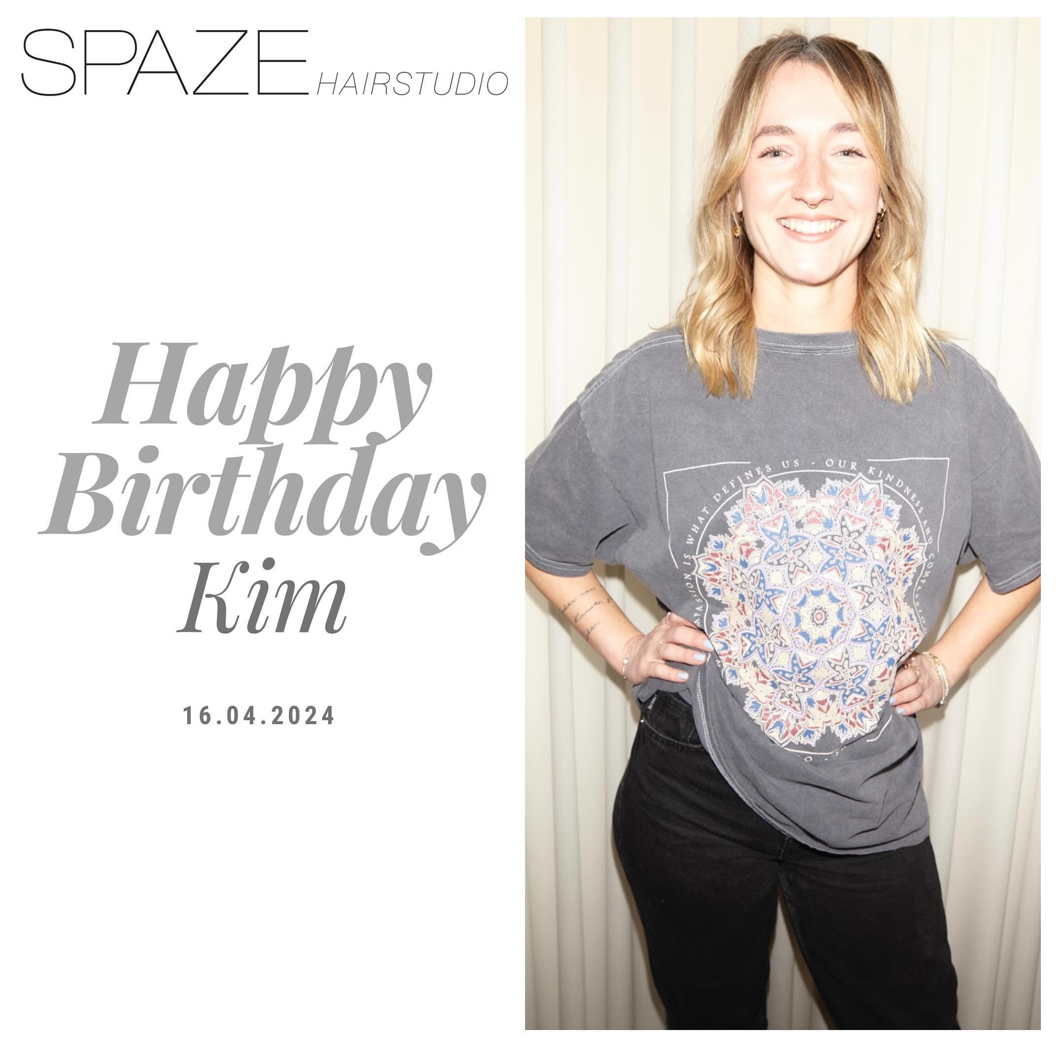 Happy Birthday liebi Kim❤️ lass Dich fiire! 🥂 

#spazegeburtstag #geburtstag #happybirthday #hairdresser #spaze #hairstudio #z&uuml;rich #zurich #coiffeur #coiffure #kreis1 #z&uuml;richkreis1 #niederd&ouml;rfli #z&uuml;richniederdorf #seefeld #z&uum