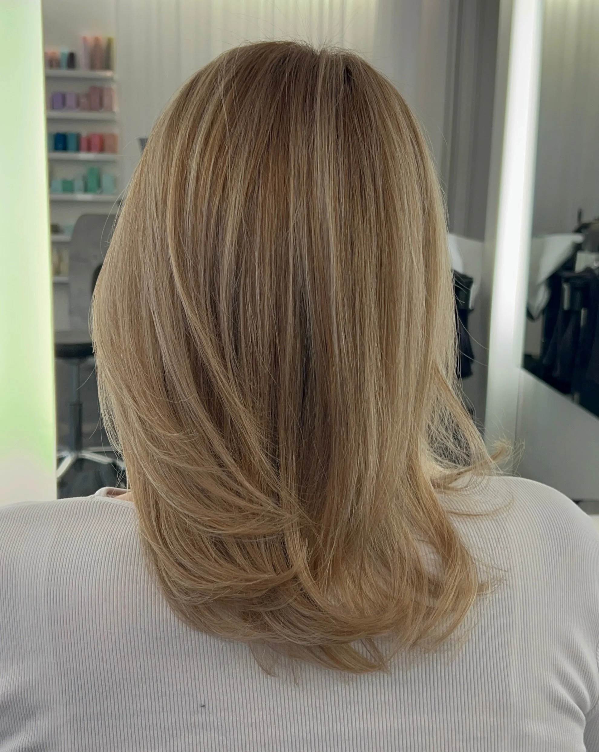 von verwaschenem Kupfer zu clean Highlights 🔥

#spazehairstudio #farbtransformation #hairtransformation #cleanblonde #coiffeurz&uuml;rich