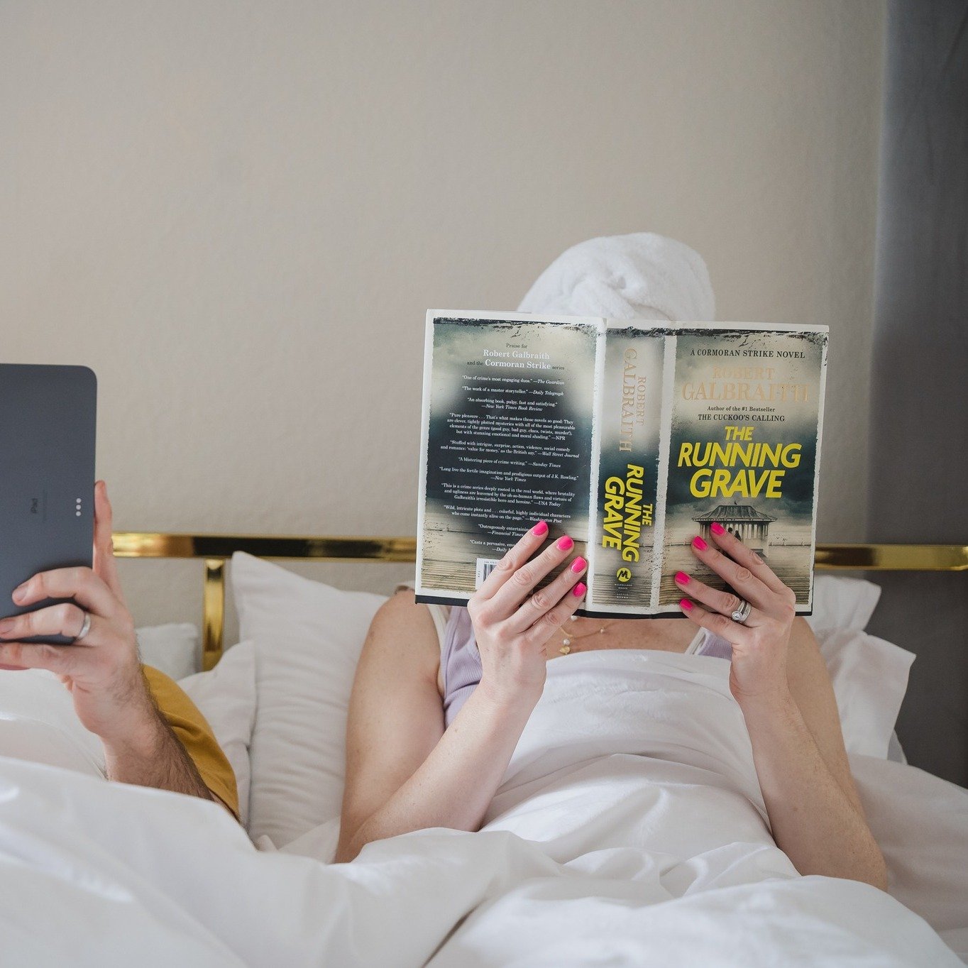 Happy World Book Day. What are you reading? 
.
.
.
 #worldbookday2025 #readingtime #readingisfun #readingaddict #fingerlakesbedandbreakfast #fingerlakesvacation #bookyourstay #flx #fingerlakes #canandaigua #bedandbreakfast 

photos by @northglowphoto